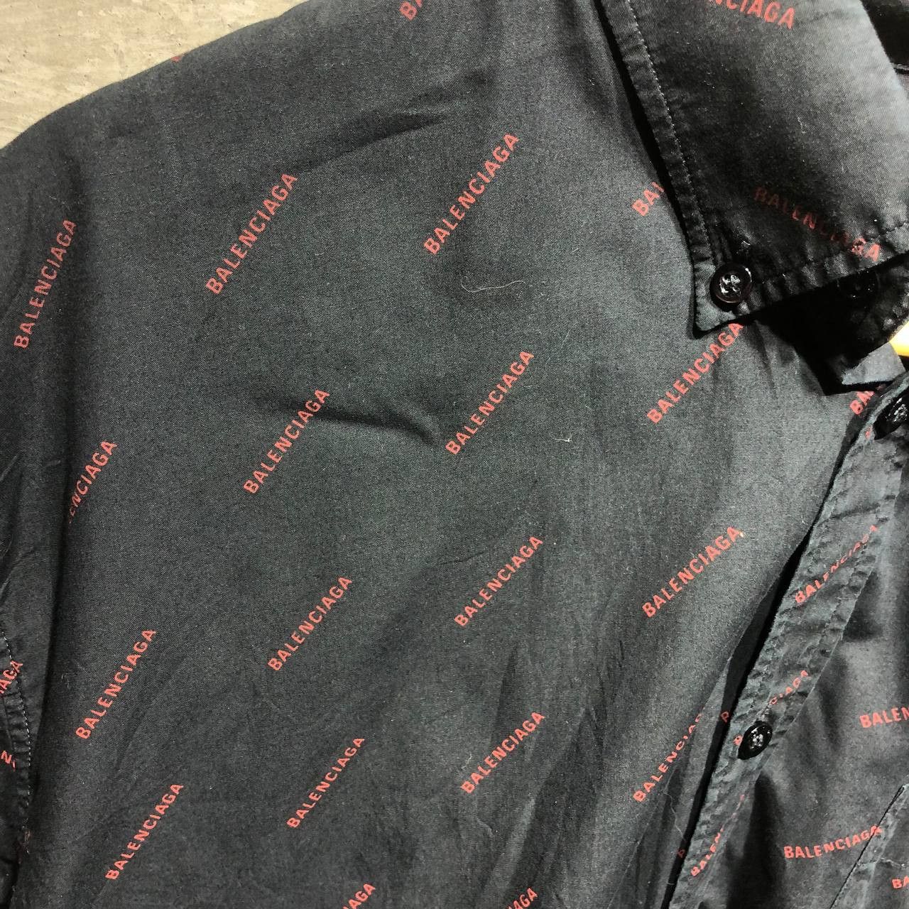 Balenciaga Balenciaga Logo all over print button down shirt Size US L / EU 52-54 / 3 - 4 Thumbnail