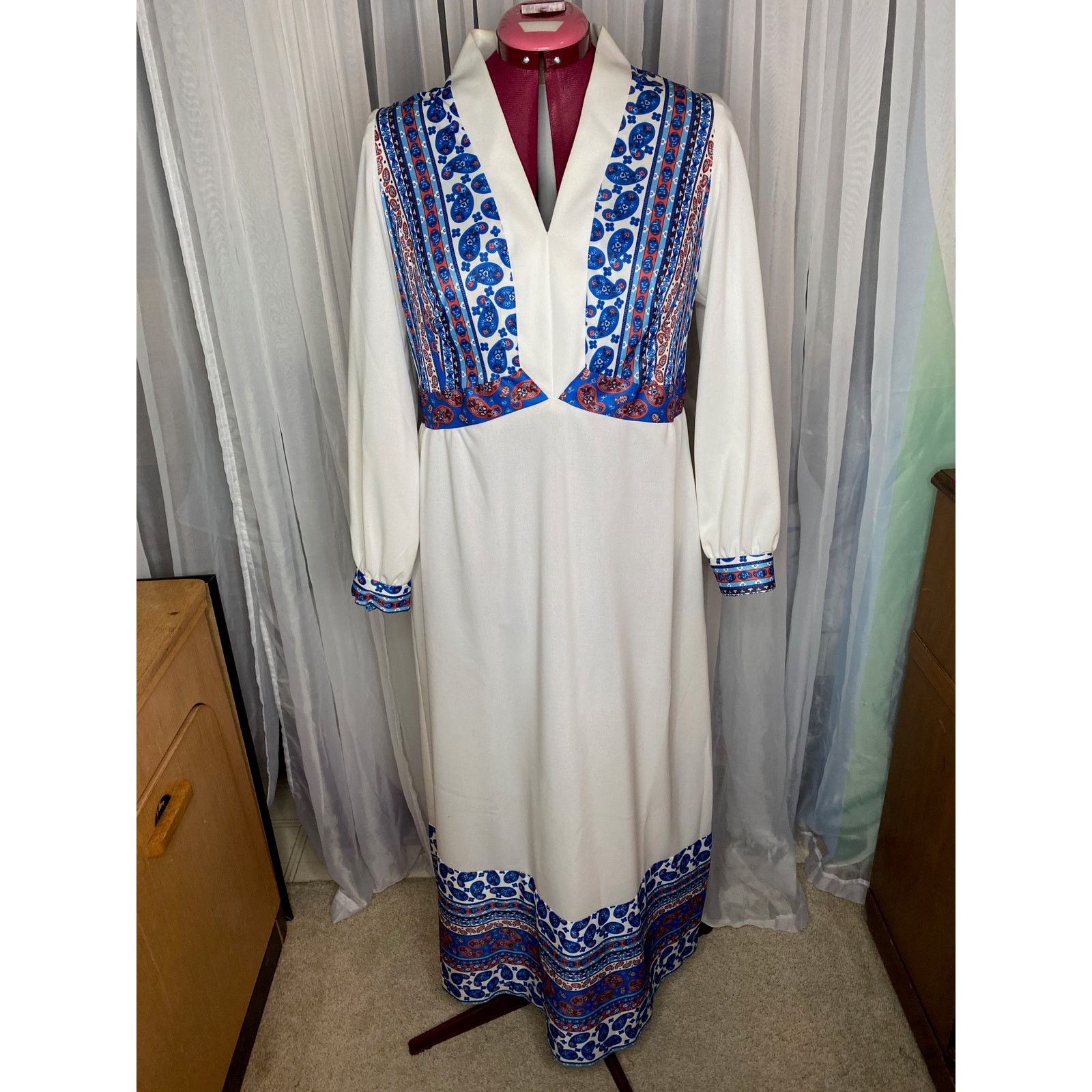 Vintage maxi dress with patterned yoke boho with coat white blue red Size XXL / US 16-18 / IT 52-54 - 4 Thumbnail