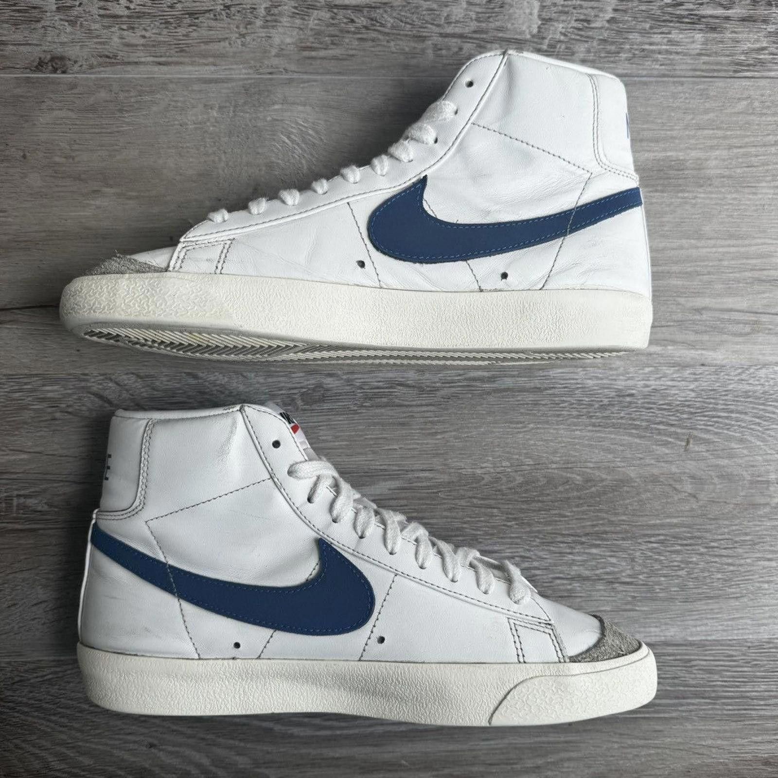 Nike NIKE • Nike Blazer Mid 77 "White/Game Royal" (7M) Size US 7 / EU 40 - 3 Thumbnail