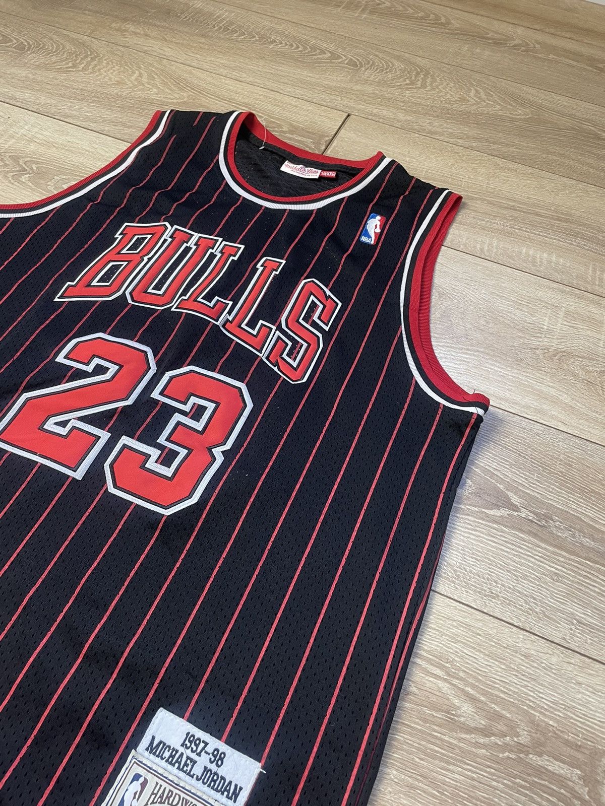 Mitchell & Ness Authentic Michael Jordan Mitchell Ness 96 97 Bulls Jersey Size US XXL / EU 58 / 5 - 2 Thumbnail