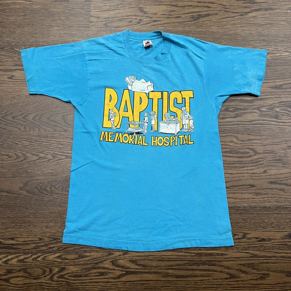 Vintage Vintage 90s Baptist Memorial Hospital graphic shirt Size US L / EU 52-54 / 3 - 1 Thumbnail
