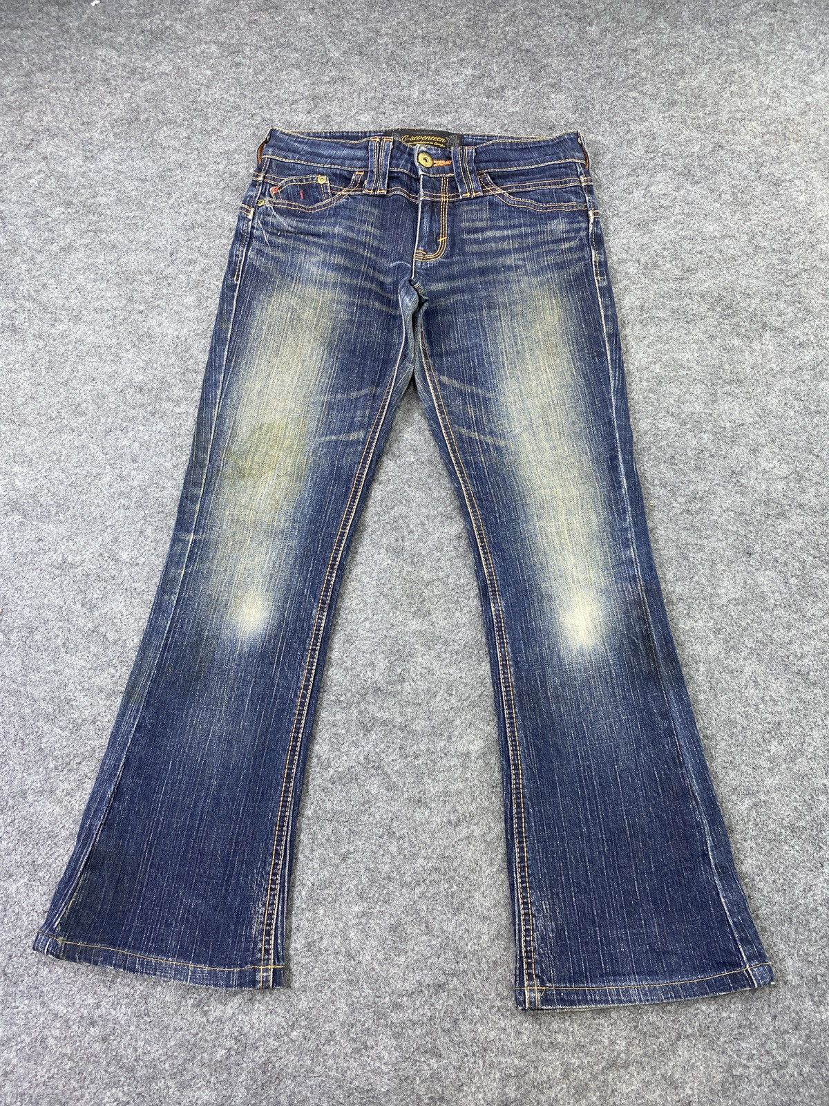 Japanese Brand C-Seventeen Blue Wash flare Jeans - J1016 Size 30" / US 8 / IT 44 - 2 Thumbnail