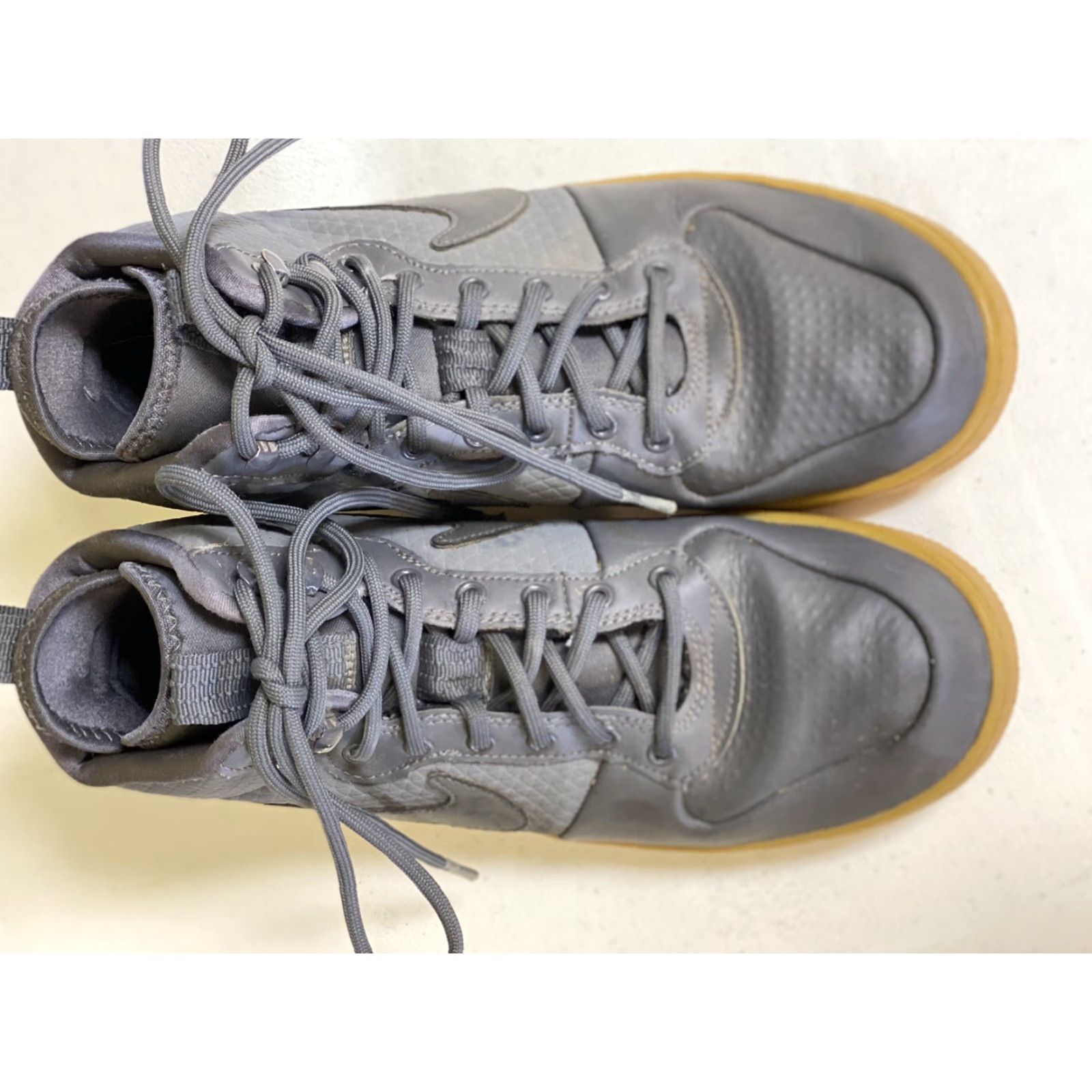 Nike Nike Court Borough Mid Winter Boots Mens 9.5 Grey Gum AA0547-001 Shoes Boots Mens Size 9.5 Grey Gum AA0547-001 Size US 9 / EU 42 - 2 Thumbnail