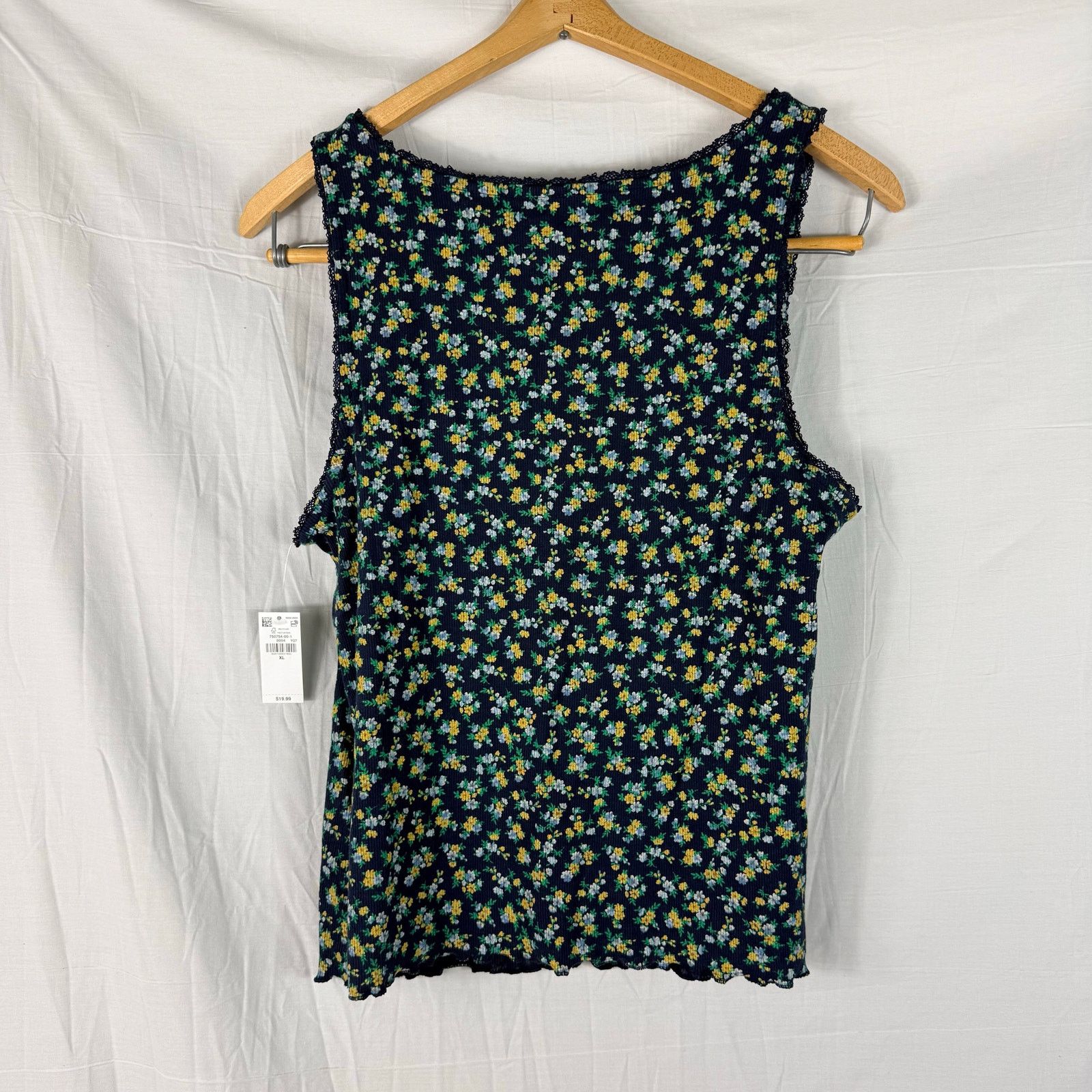 Old Navy OLD NAVY XL Shirt Lot Sleeveless Short Sleeve Floral BlueRed Size XL / US 12-14 / IT 48-50 - 11 Thumbnail
