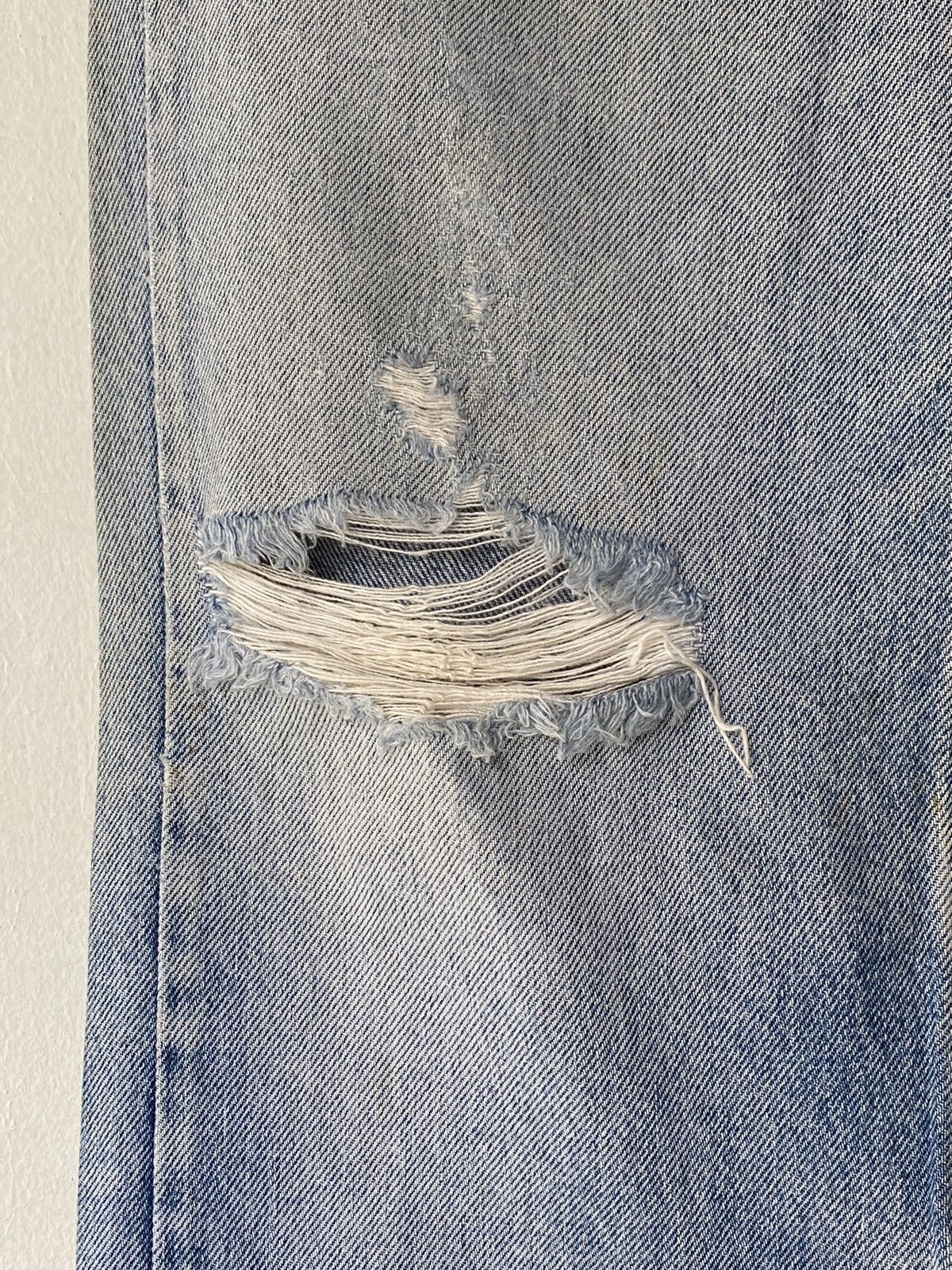 Levi's DISTRESSED 1980s Levi’s 517 Bootcut Washed Blue Jeans Size US 33 - 6 Thumbnail