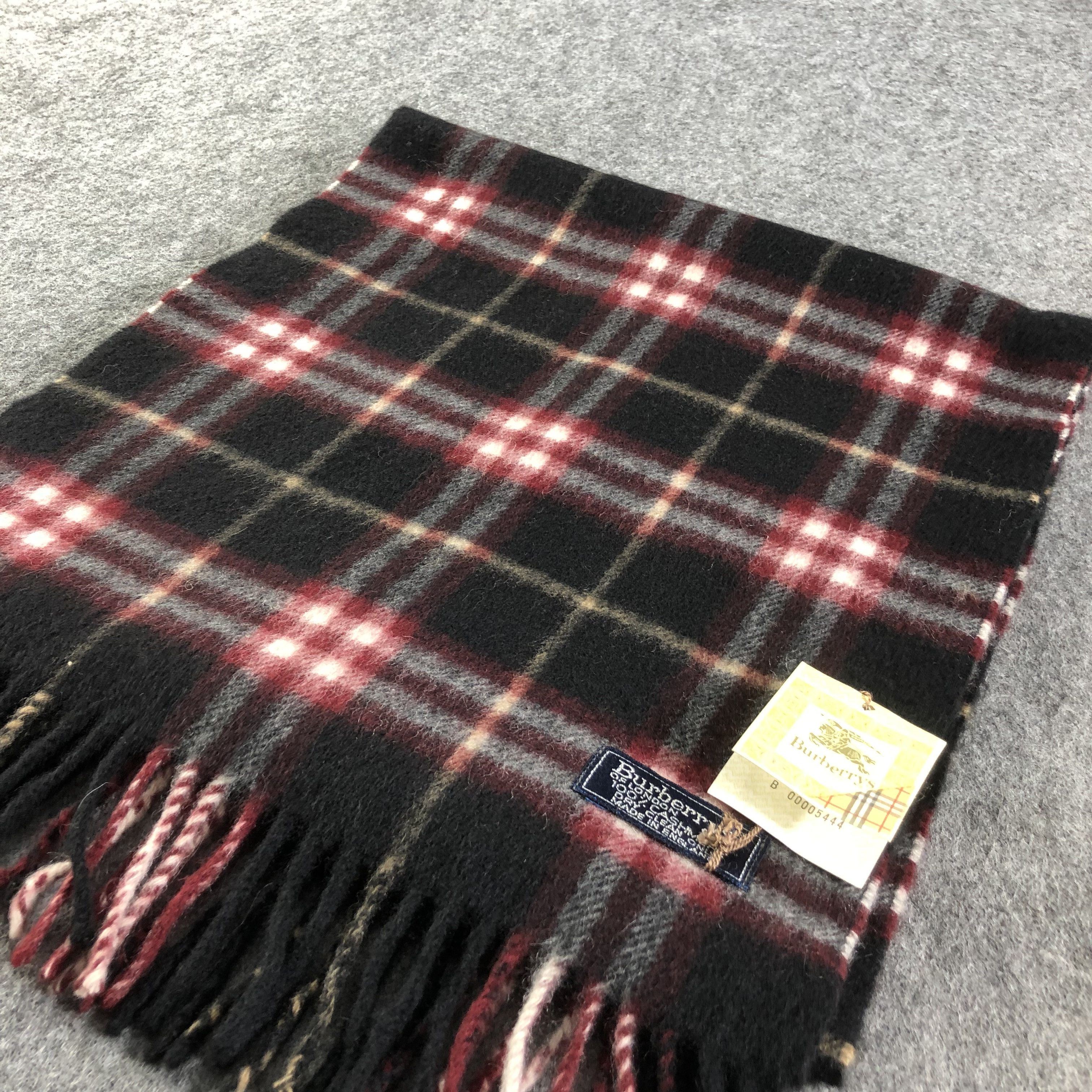 Burberry Burberrys Nova Check Cashmere Scarf Muffler V1623 Size ONE SIZE - 3 Thumbnail