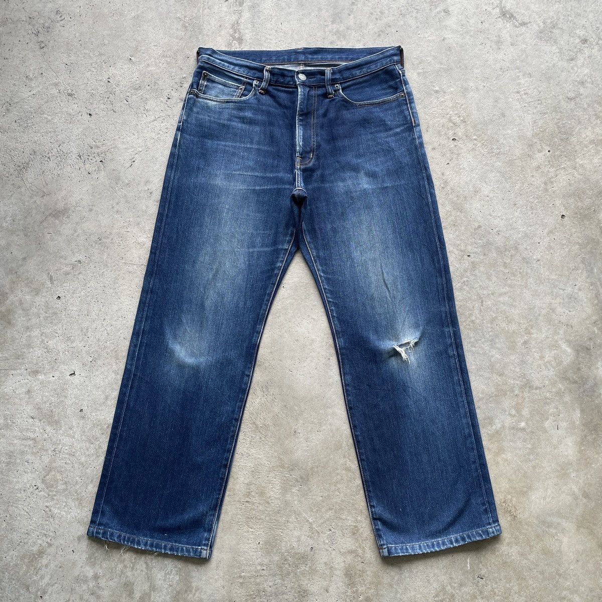Japanese Brand Japanese Brand GU Distressed Faded Jeans Denim Pants W33 Size US 33 - 1 Thumbnail