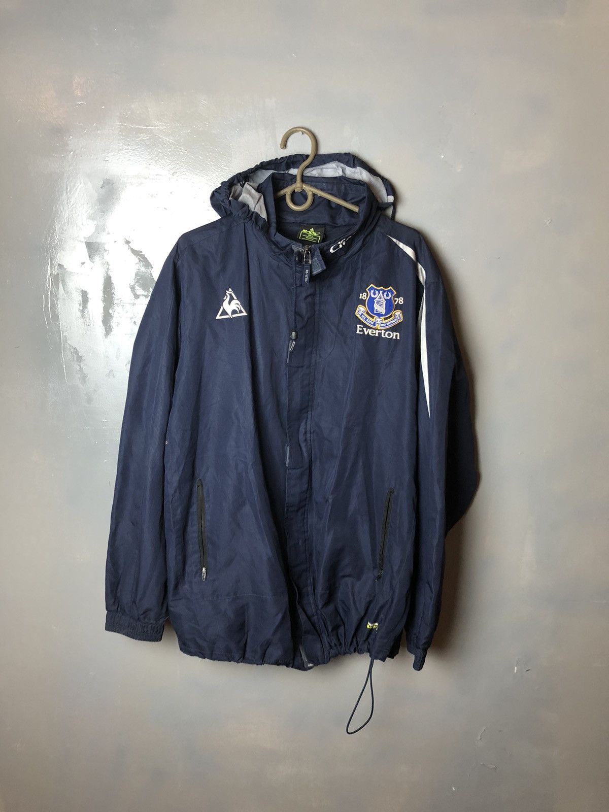 Vintage Men’s vintage soccer jacket Umbro Manchester Sity size L Size US M / EU 48-50 / 2 - 1 Thumbnail