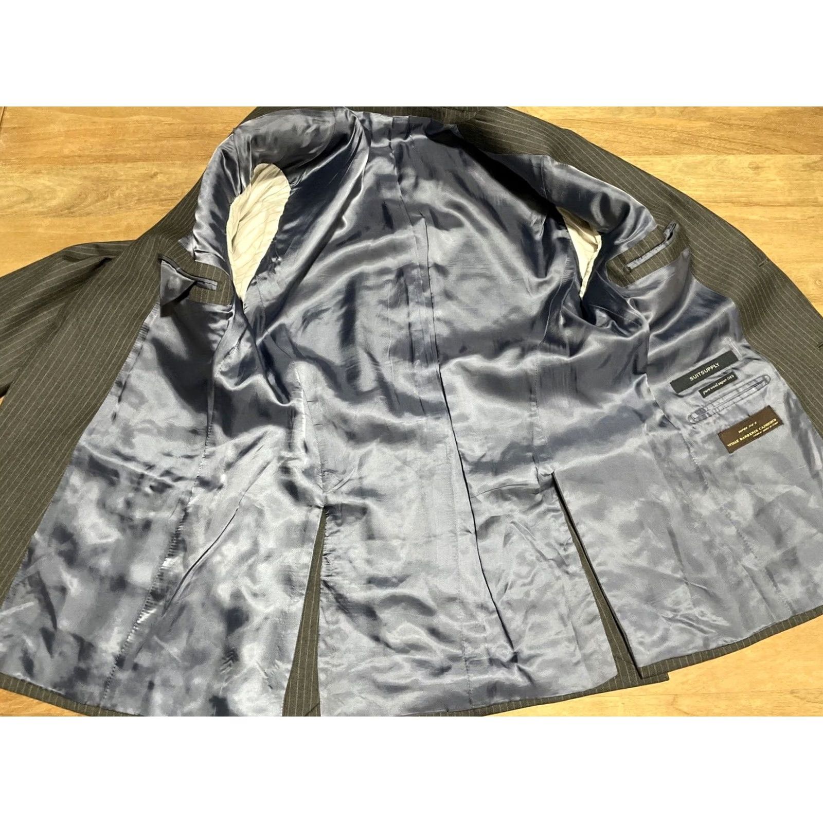 Suitsupply Suitsupply Vitale Barberis Canonico Super 110s Pinstripe Sevilha Blazer 40R Slim Blazer Men Gray Wool Notch Lapel Single-Breasted Two-Button Front Size 40R - 7 Thumbnail