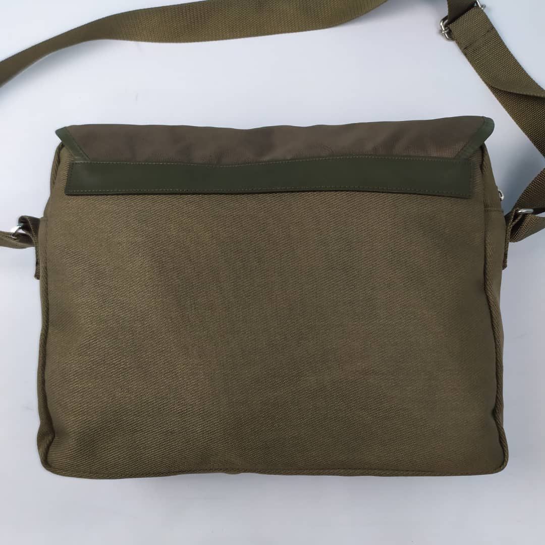 Katharine Hamnett London ‼️YES‼️ KATHARINE HAMNETT LONDON MESSENGER CROSSBODY BAG Size ONE SIZE - 2 Thumbnail