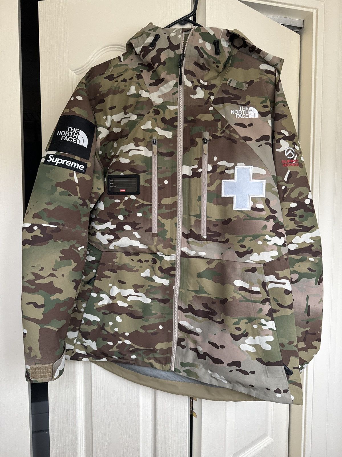 XS Distressed outlets Camo North Face Jacket