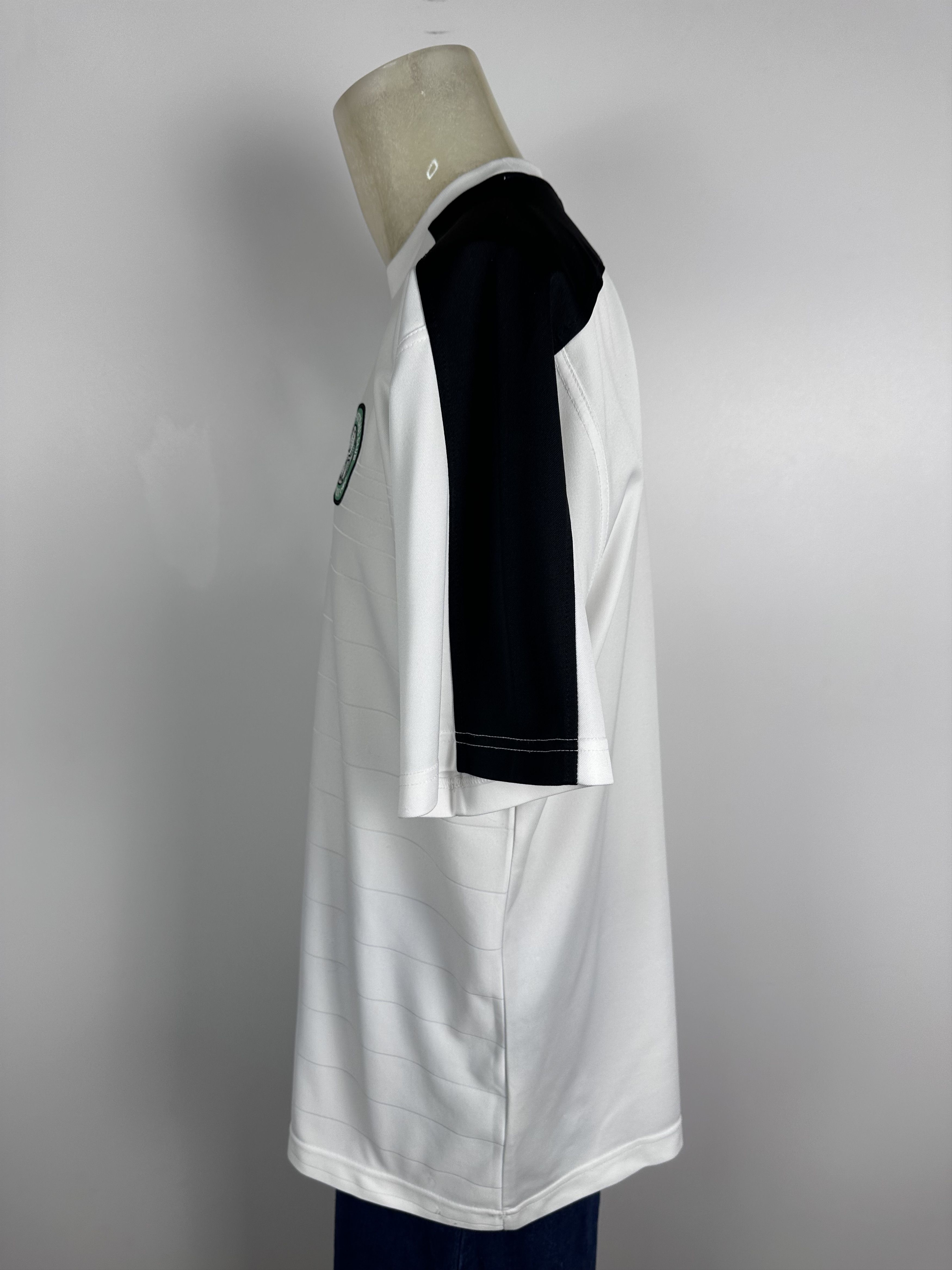 Umbro × Vintage Celtic 2000 Football Shirt Soccer Jersey White Umbro Mens Size US XL / EU 56 / 4 - 6 Thumbnail