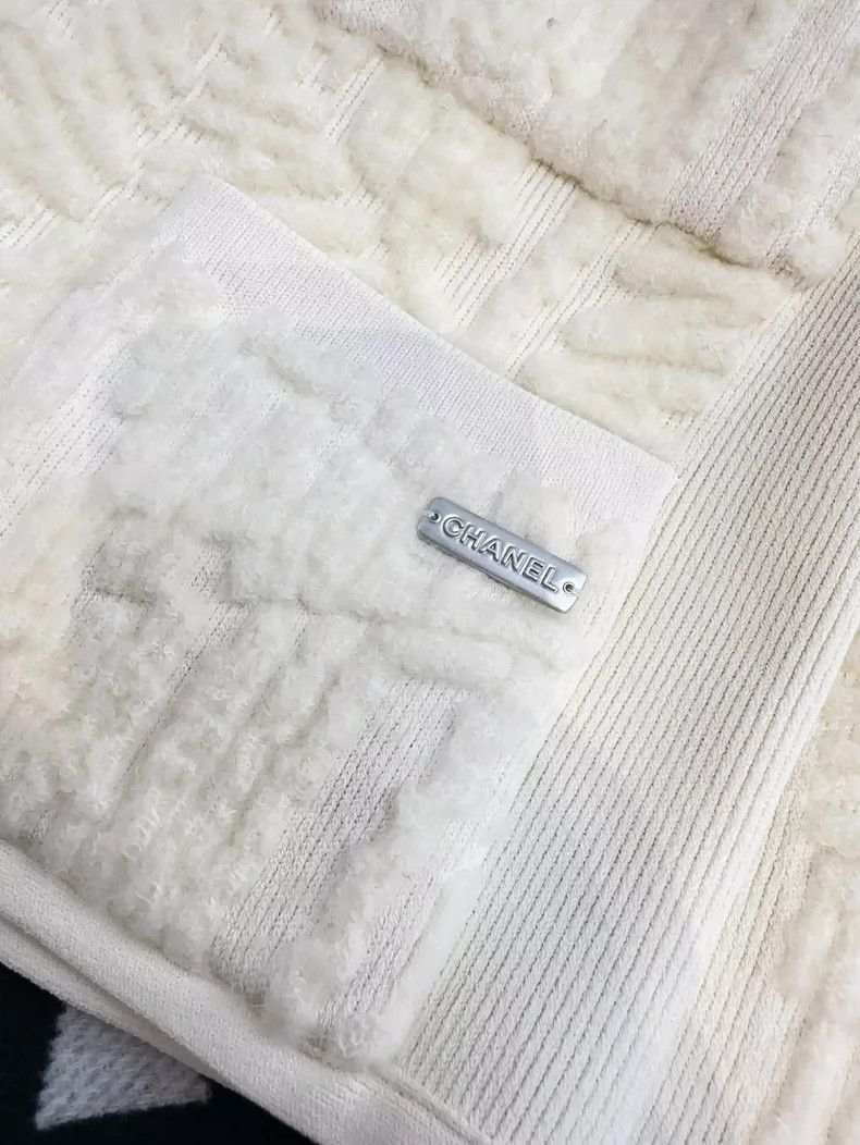 Chanel Chanel Beige full-printed logo long-sleeved jacket Size XXS / US 00 / IT 34 - 6 Thumbnail