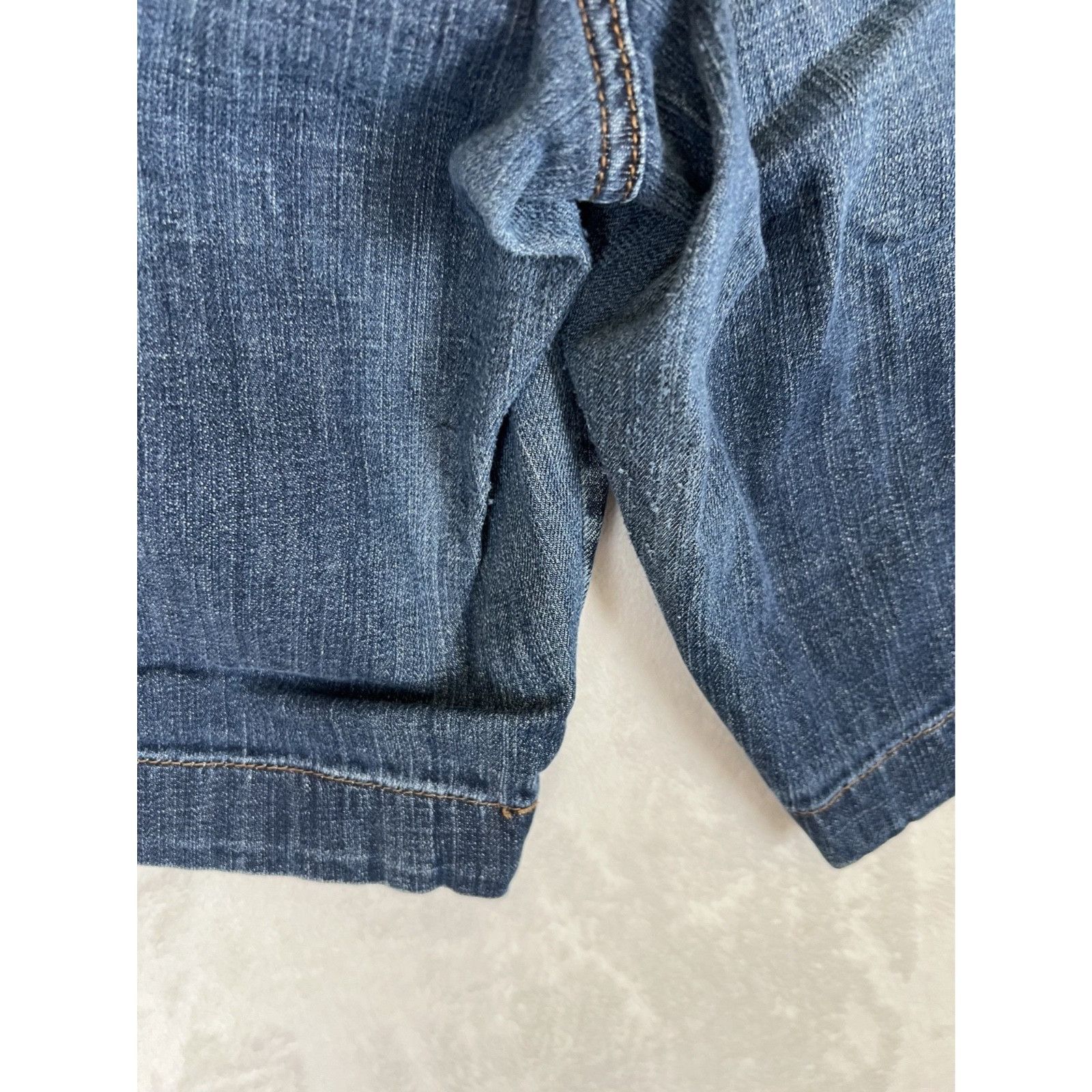 Levi's Levi’s Mid-Rise Bermuda Short Stretch Fabric Denim Women’s Size 38" / US 16 / IT 52 - 8 Thumbnail