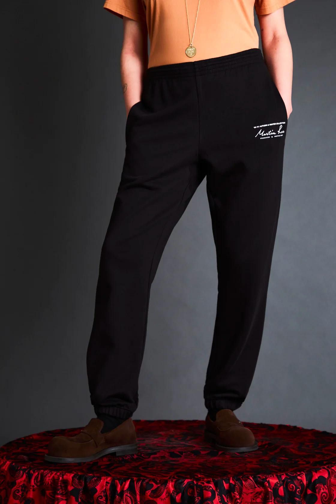 Image of Winter Staple Martine Rose Fleece Sweat Pants in Black, Men's (Size 40)