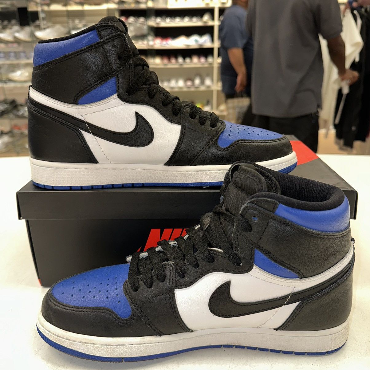 Jordan Brand Size 10 - Jordan 1 Retro OG High Royal Toe Size US 10 / EU 43 - 2 Thumbnail