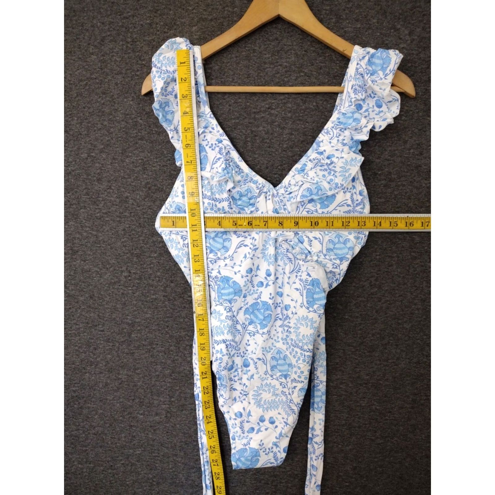 Rivieras Toluca One Piece Riviera Color Wrap V-Neck Swim Navy XL Blue Bathing Suit Women Beach Belted Wrst? Size ONE SIZE - 4 Thumbnail