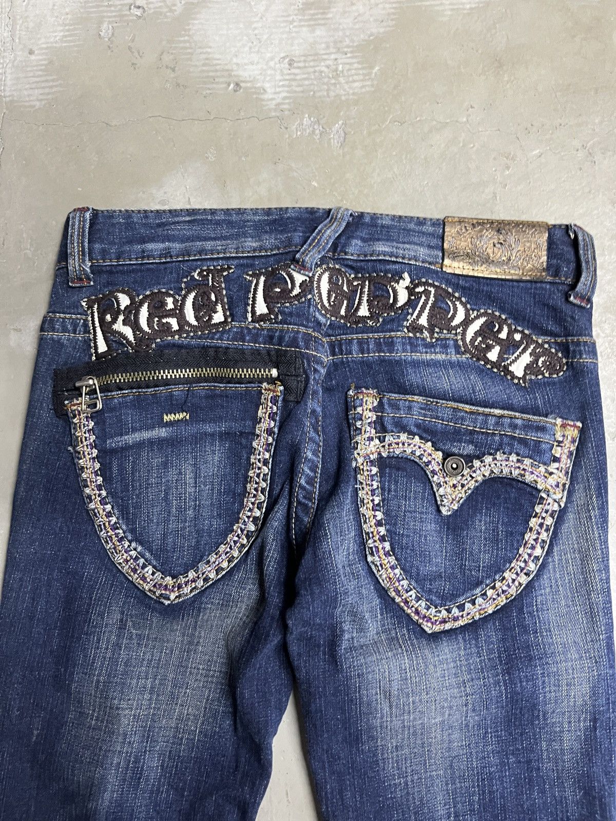 Tornado Mart Red Pepper Back Embroidered Clawmark Flared Jeans Size US 29 - 3 Thumbnail