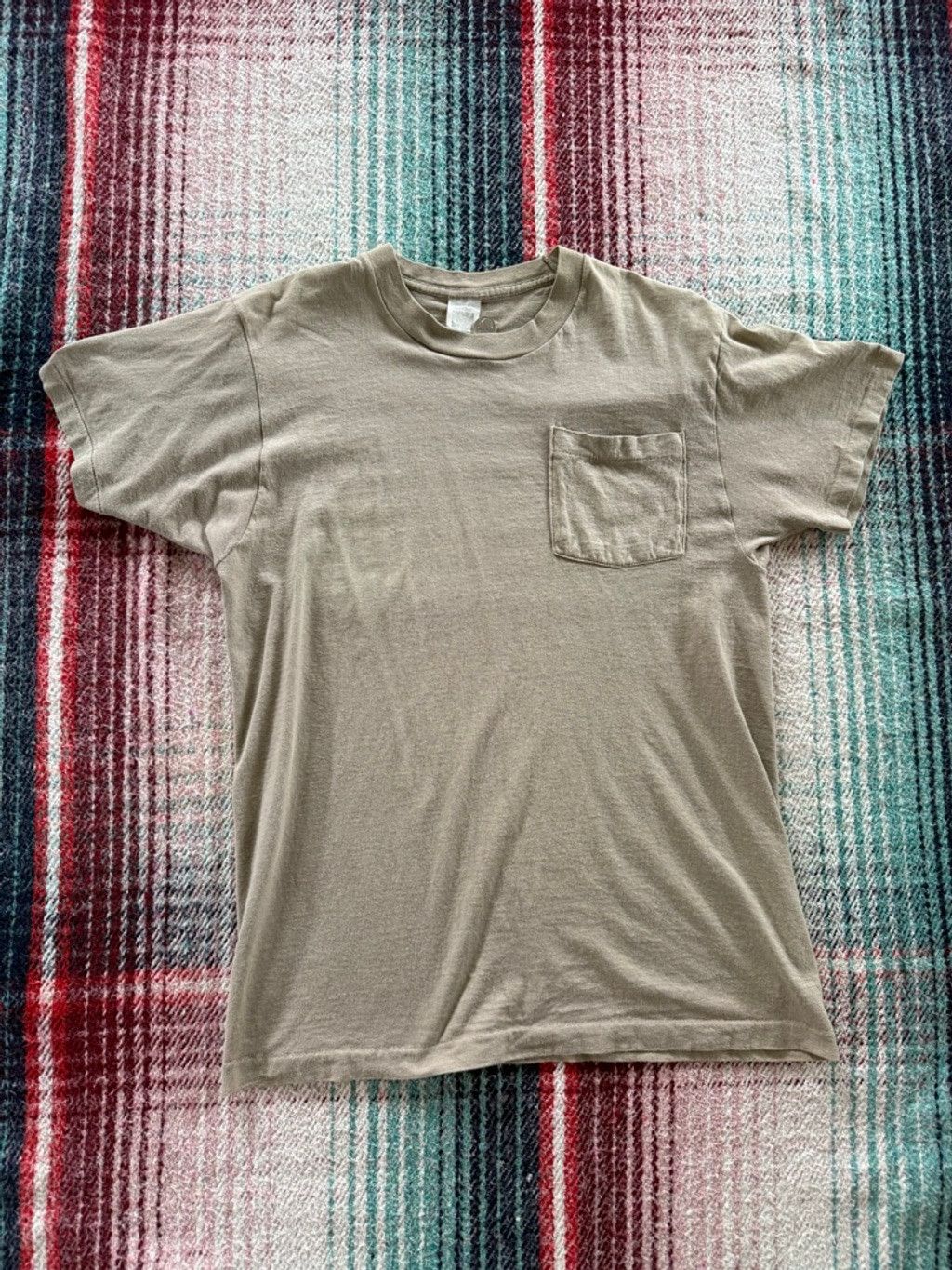 Vintage Vintage Short Sleeve Single Stitch Fruit of the Loom Taupe P Size US M / EU 48-50 / 2 - 1 Thumbnail
