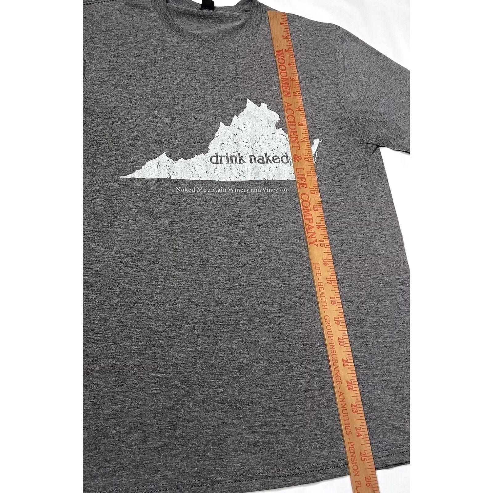 Vintage Naked Mountain Winery Shirt S Gray Cotton Blend District Men Short Sleeve Crew Neck Graphic Print T-Shirt Size US S / EU 44-46 / 1 - 4 Thumbnail