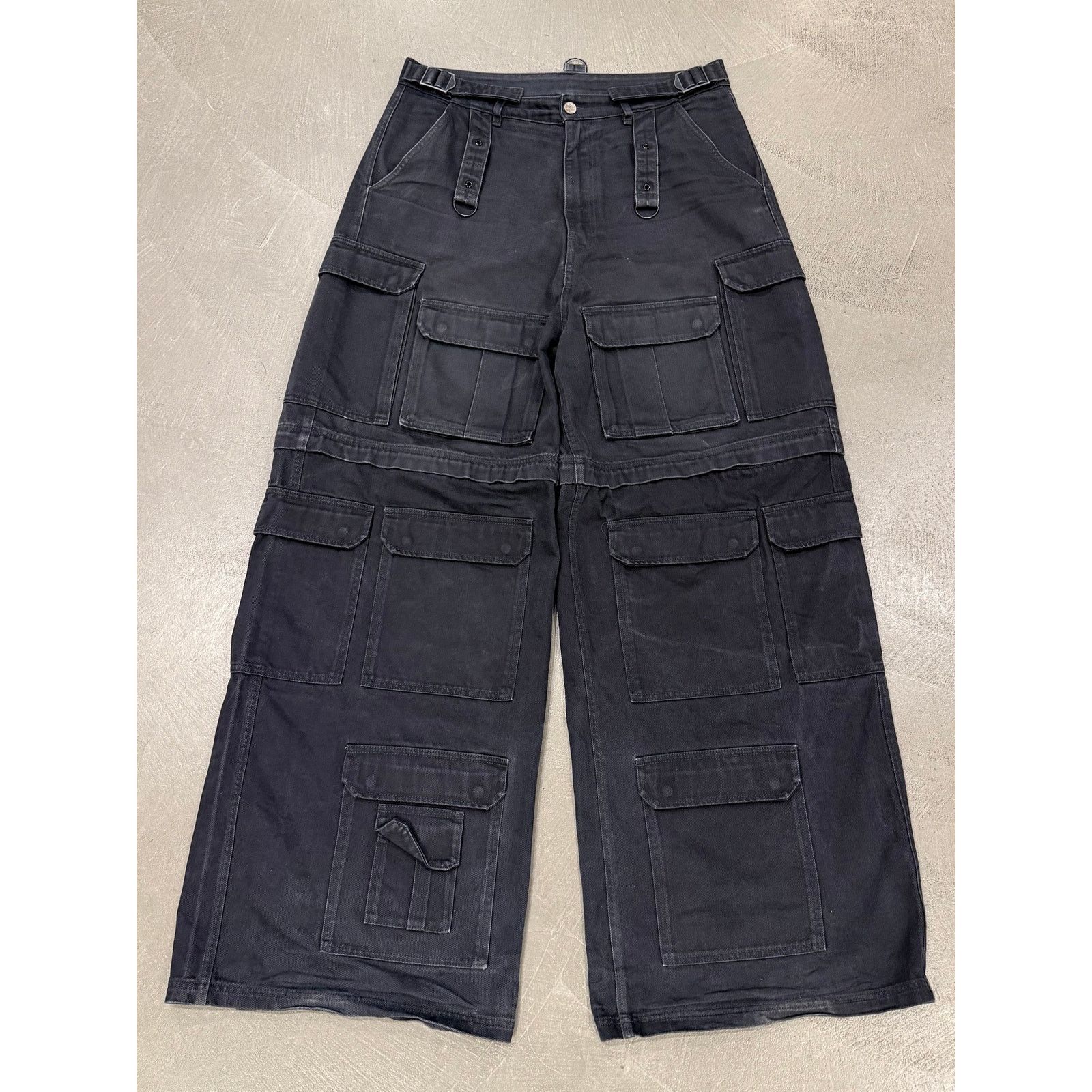 Vetements Vetements multi-pocket transformable baggy cargo pants Size US 33 - 1 Thumbnail