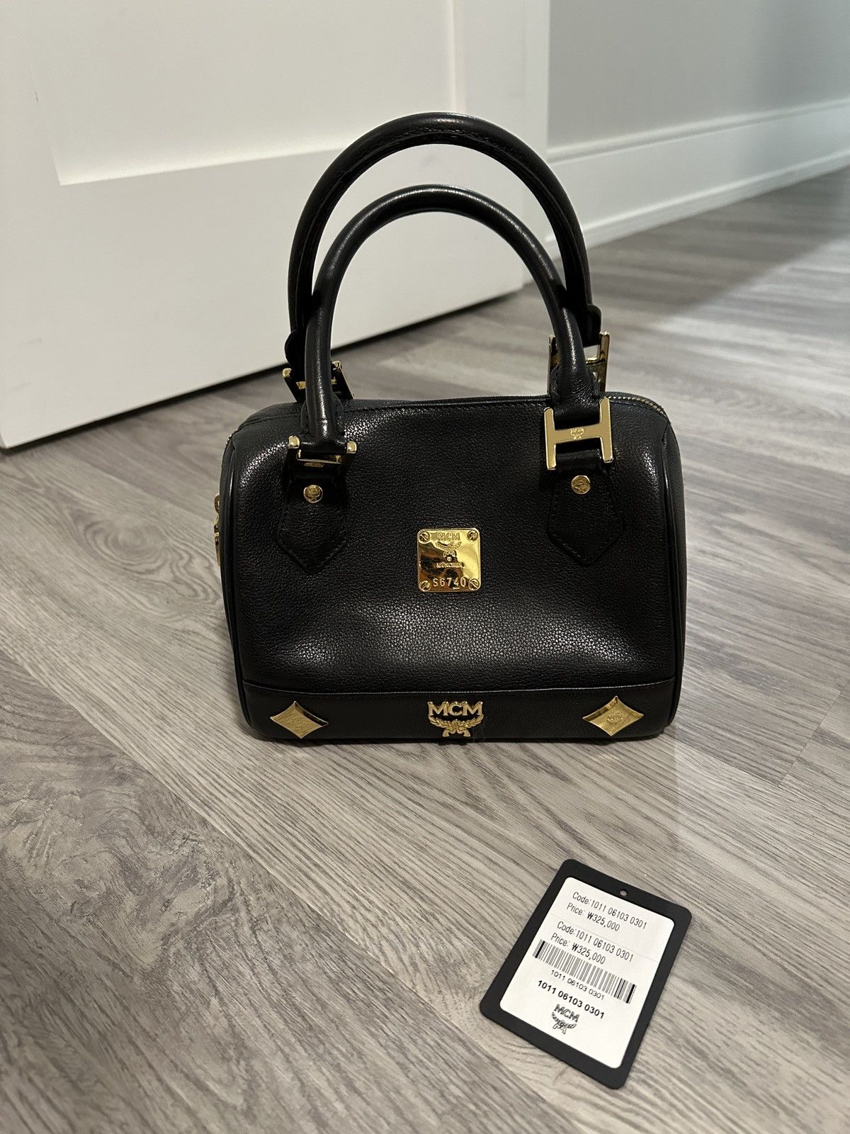 MCM MCM Black Pebble Leather Boston Satchel w/ Gold Hardware Size ONE SIZE - 1 Thumbnail