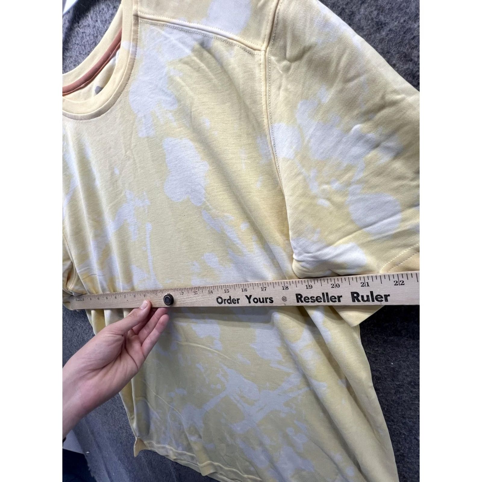 Tommy Bahama Tommy Bahama Shirt Mens Small Yellow Bleach Dye Tagless Tee Summer Casual Short Sleeve Crew Neck Jersey Tee Mens S Size US S / EU 44-46 / 1 - 4 Thumbnail