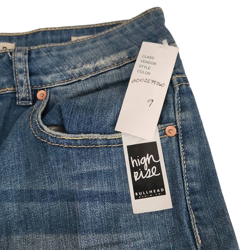 Bullhead Denim Co. Bullhead Denim Women's Size 9 Blue Cuffed Mom Shorts Size 30" / US 8 / IT 44 - 3 Thumbnail