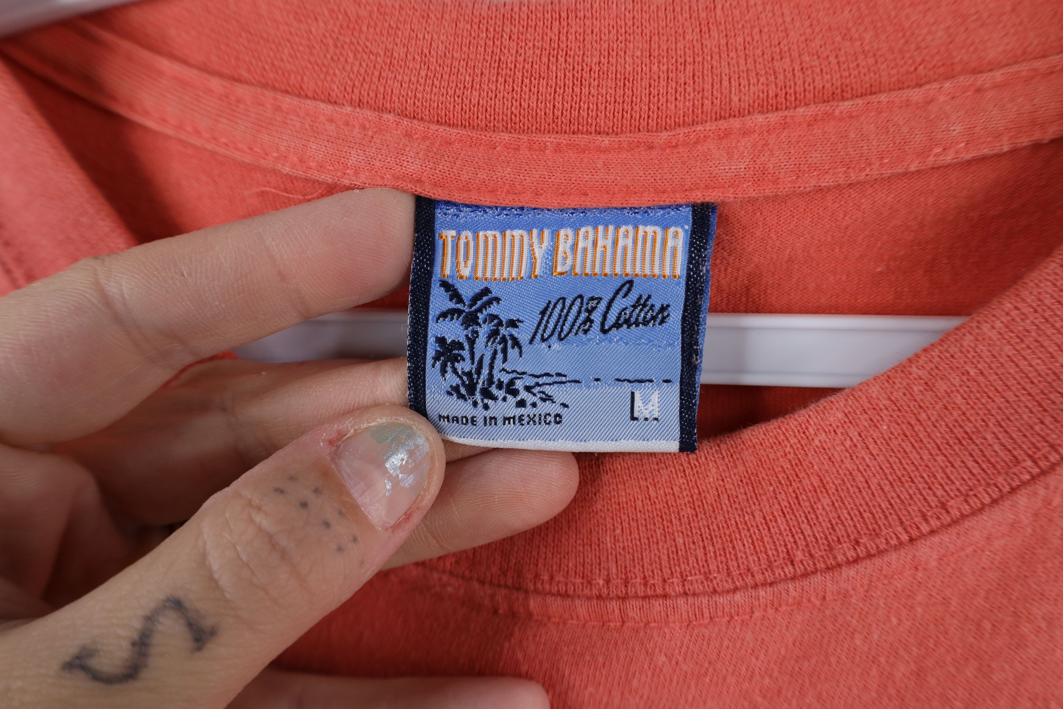 Tommy Bahama × Vintage Vintage Tommy Bahama Estates Spell Out Beach House T-Shirt Size US M / EU 48-50 / 2 - 5 Thumbnail