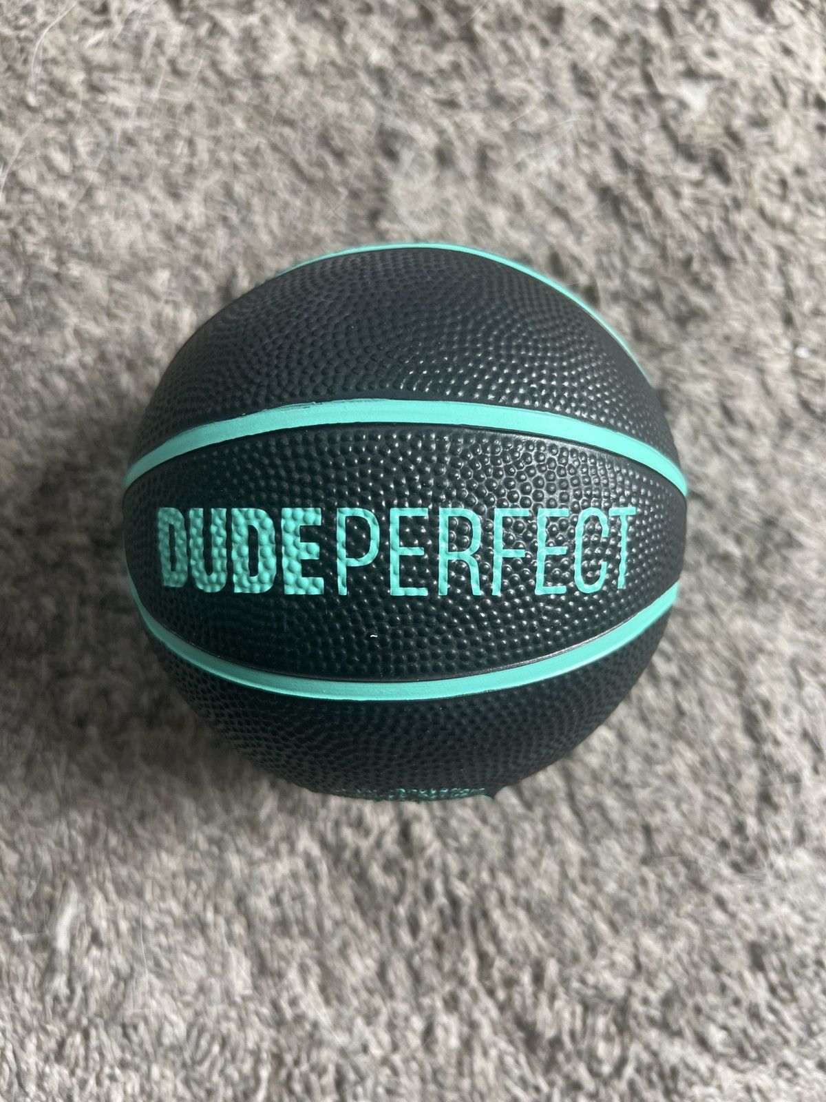 Hypebeast 2023 Dude Perfect Mini Basketball Size ONE SIZE - 3 Thumbnail
