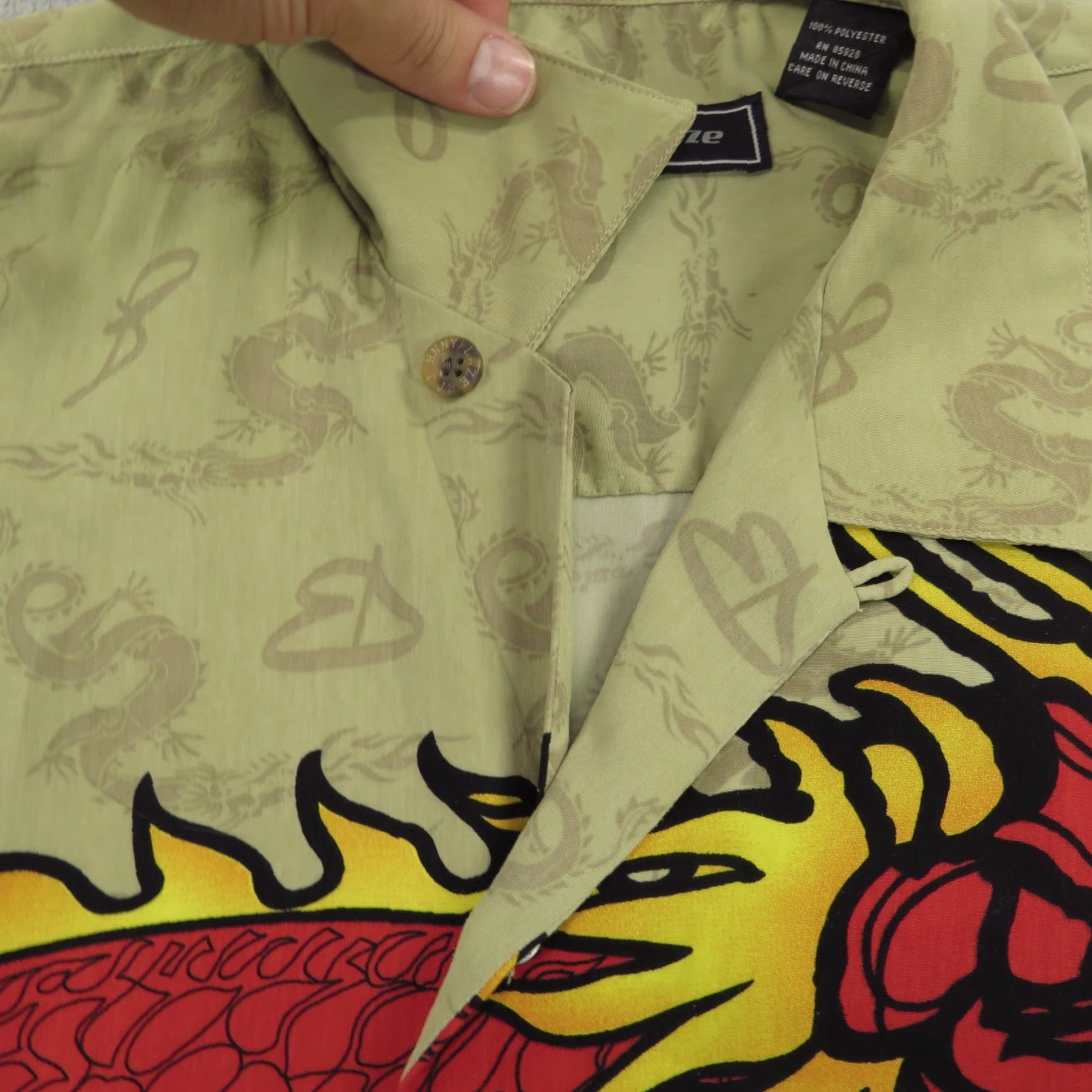 Vintage VINTAGE Johnny Blaze Shirt Mens 2XL Beige Graphic Print 90s Fire Wu Tang Streetwear Button-Up Collared Short Sleeve Size US XXL / EU 58 / 5 - 5 Thumbnail