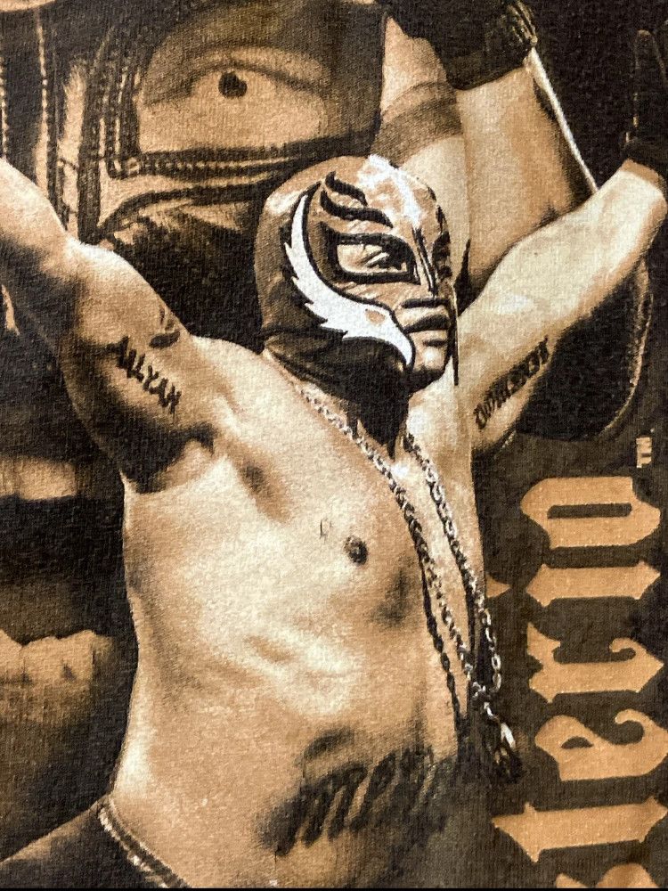 Vintage RARE WWE VTG Y2K WRESTLING Rey Mysterio T-Shirt L Brown Fade Size US L / EU 52-54 / 3 - 5 Thumbnail