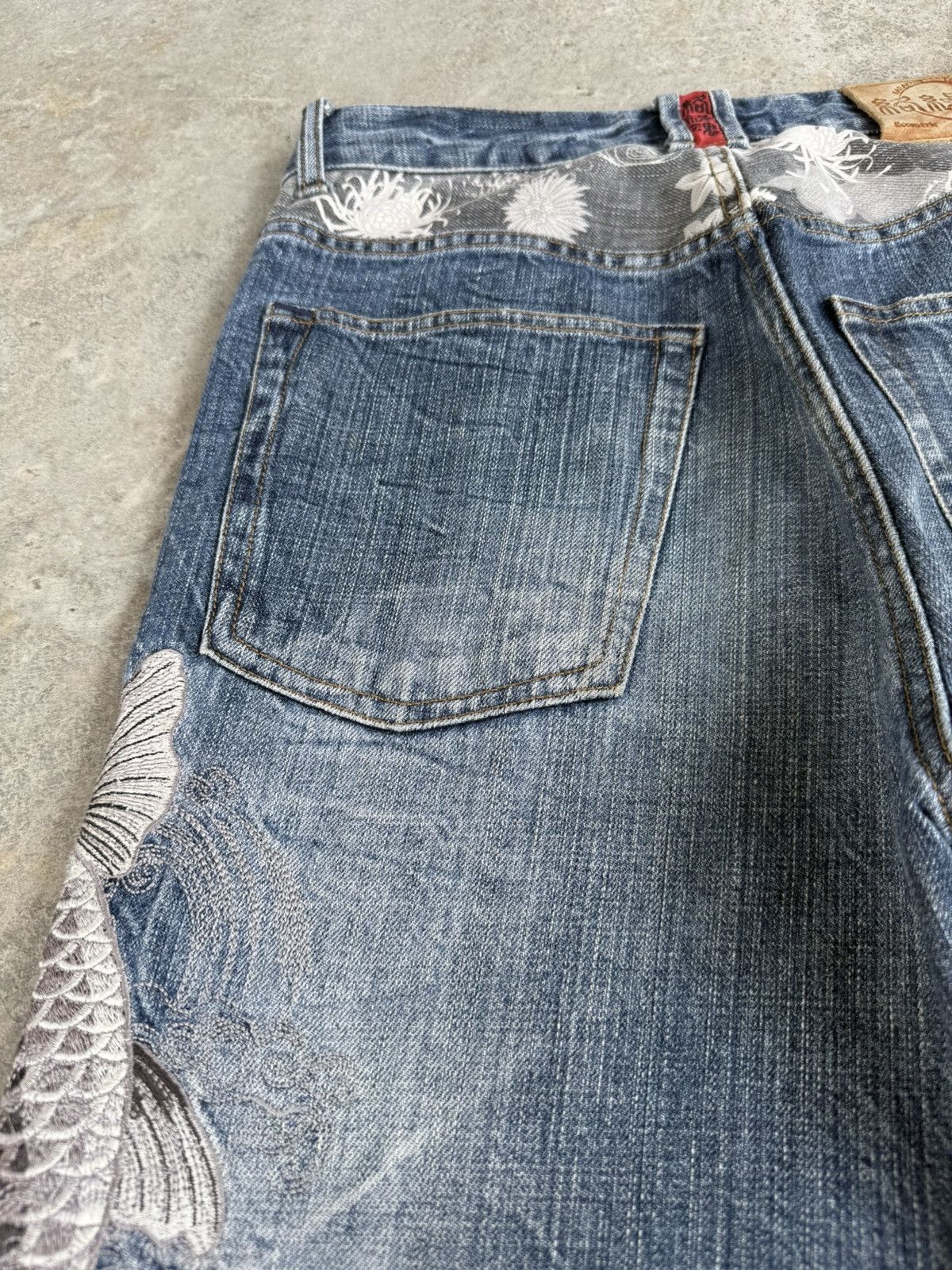Karakuri Tamashii Karakuri Tamashii Embroidered Multipocket Distressed Size US 31 - 15 Thumbnail