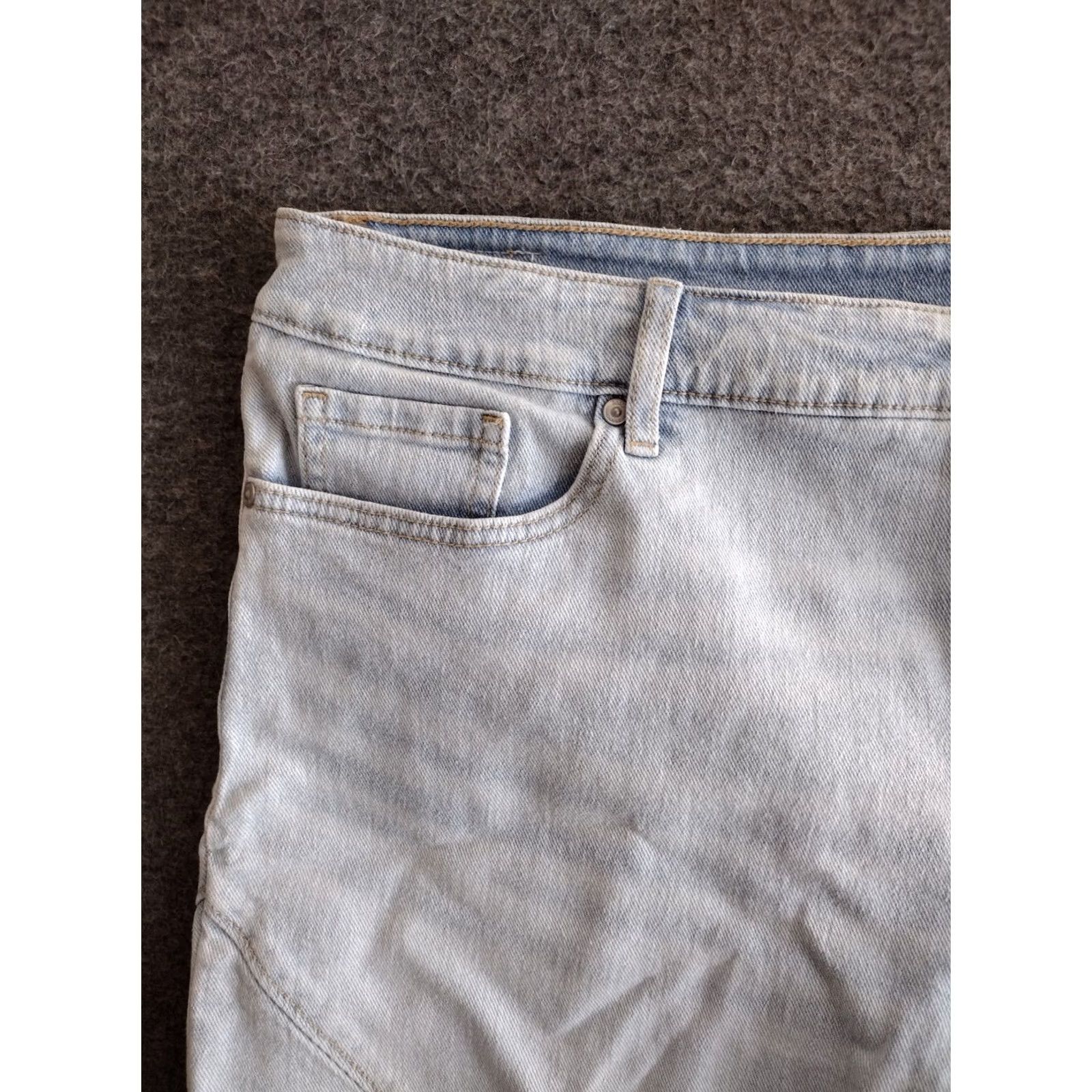 Vintage Sofia Vergara Jeans Lila Mid Rise Hi-Low Hem Light Wash Denim Shorts 18 Womens Plus Size Blue Pants Short Size 40" / US 18 - 7 Thumbnail