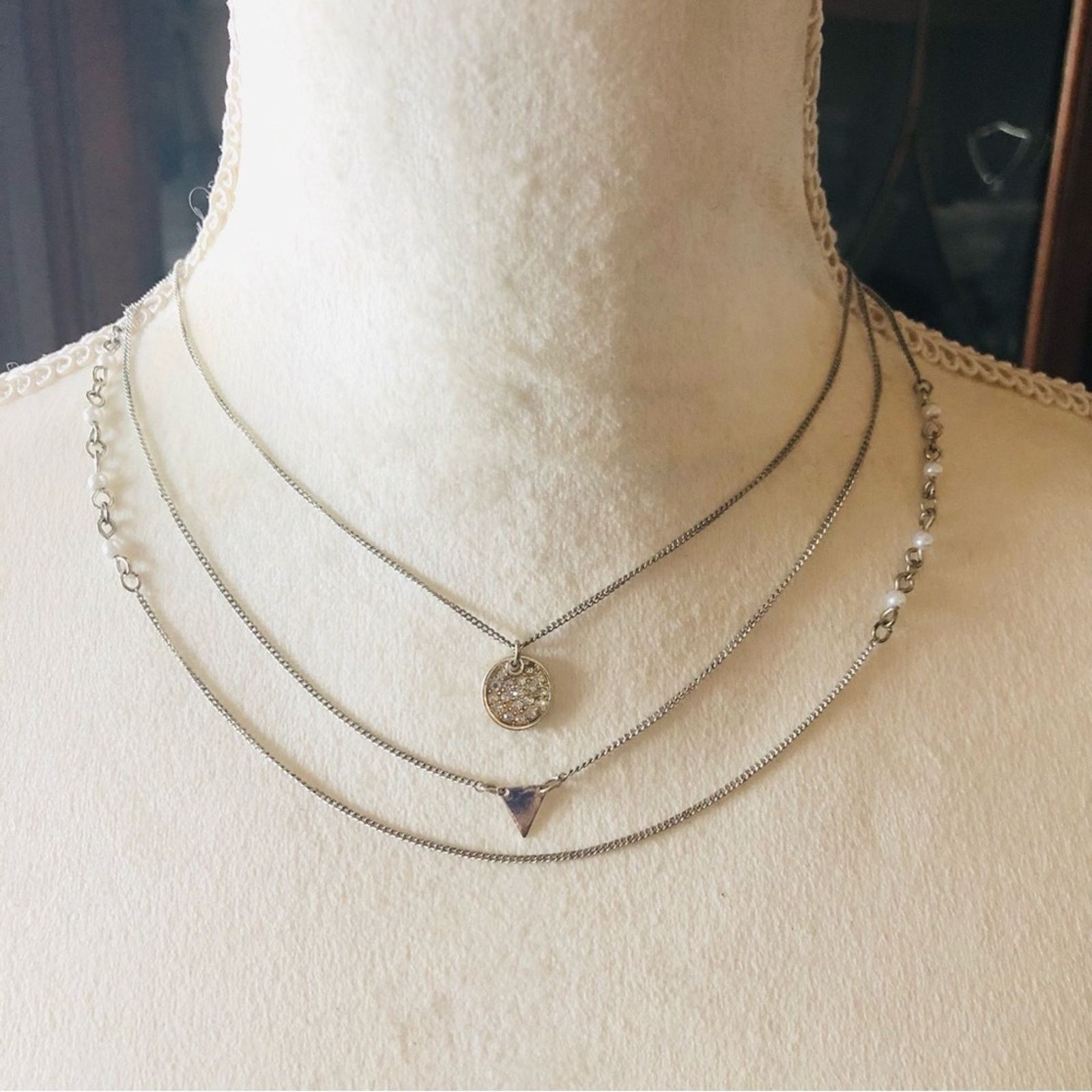 Jewelry Silver plated triple strand pearl and charm chain necklace Size ONE SIZE - 2 Thumbnail