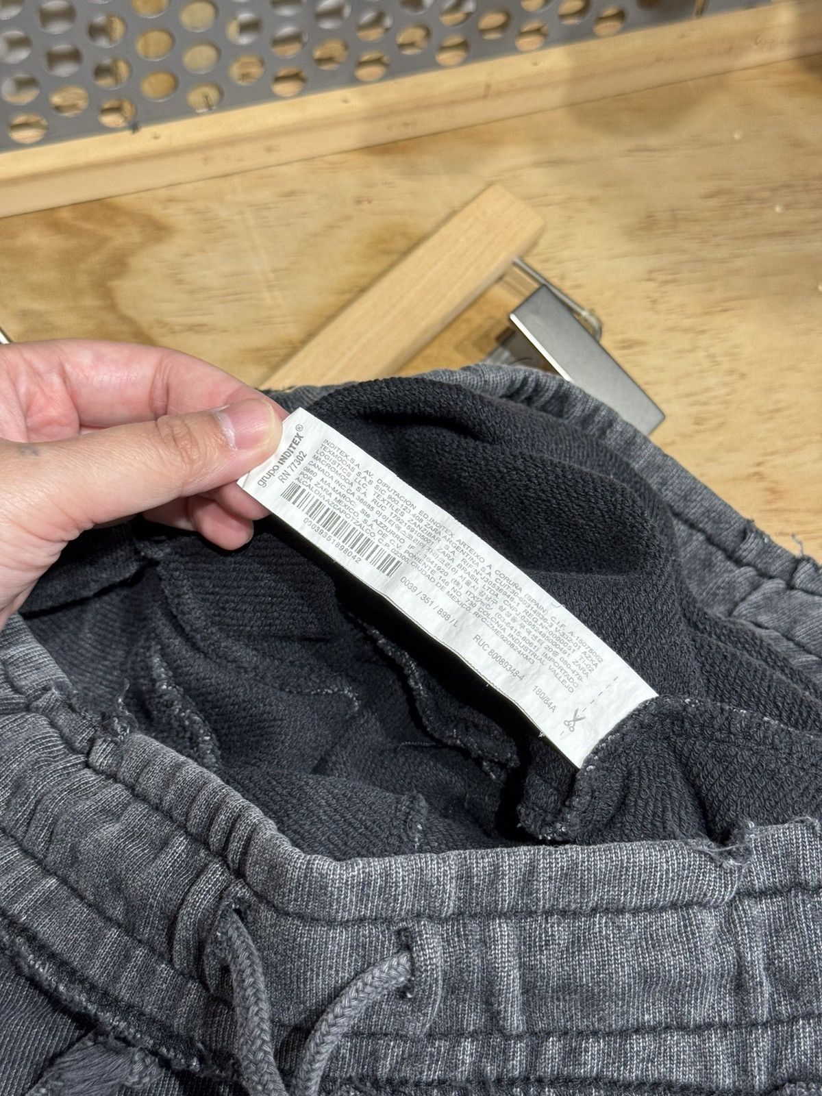 Zara Zara Destroyed Shorts Size US 36 / EU 52 - 9 Thumbnail