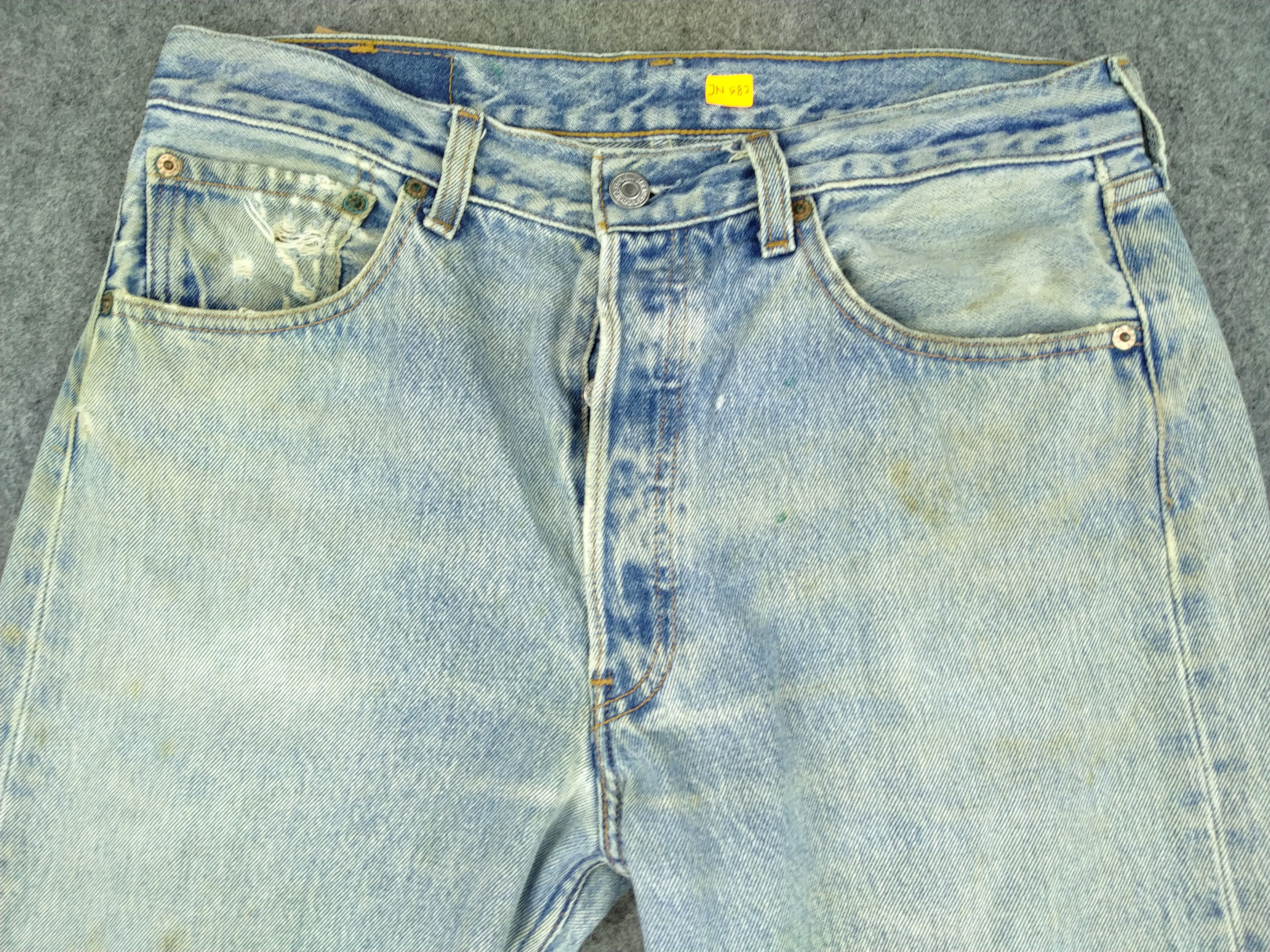 Levi's Light Wash Vintage Levi's 501 Distressed Denim 31x29.5 JN582 Size US 31 - 3 Thumbnail
