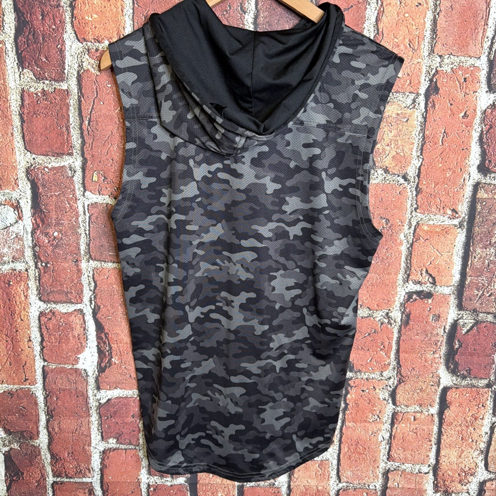 Vintage Bylt Hoodie Mens Small Black Sleeveless 1/4 Snap Pullover Circuit Tank Size US S / EU 44-46 / 1 - 3 Thumbnail