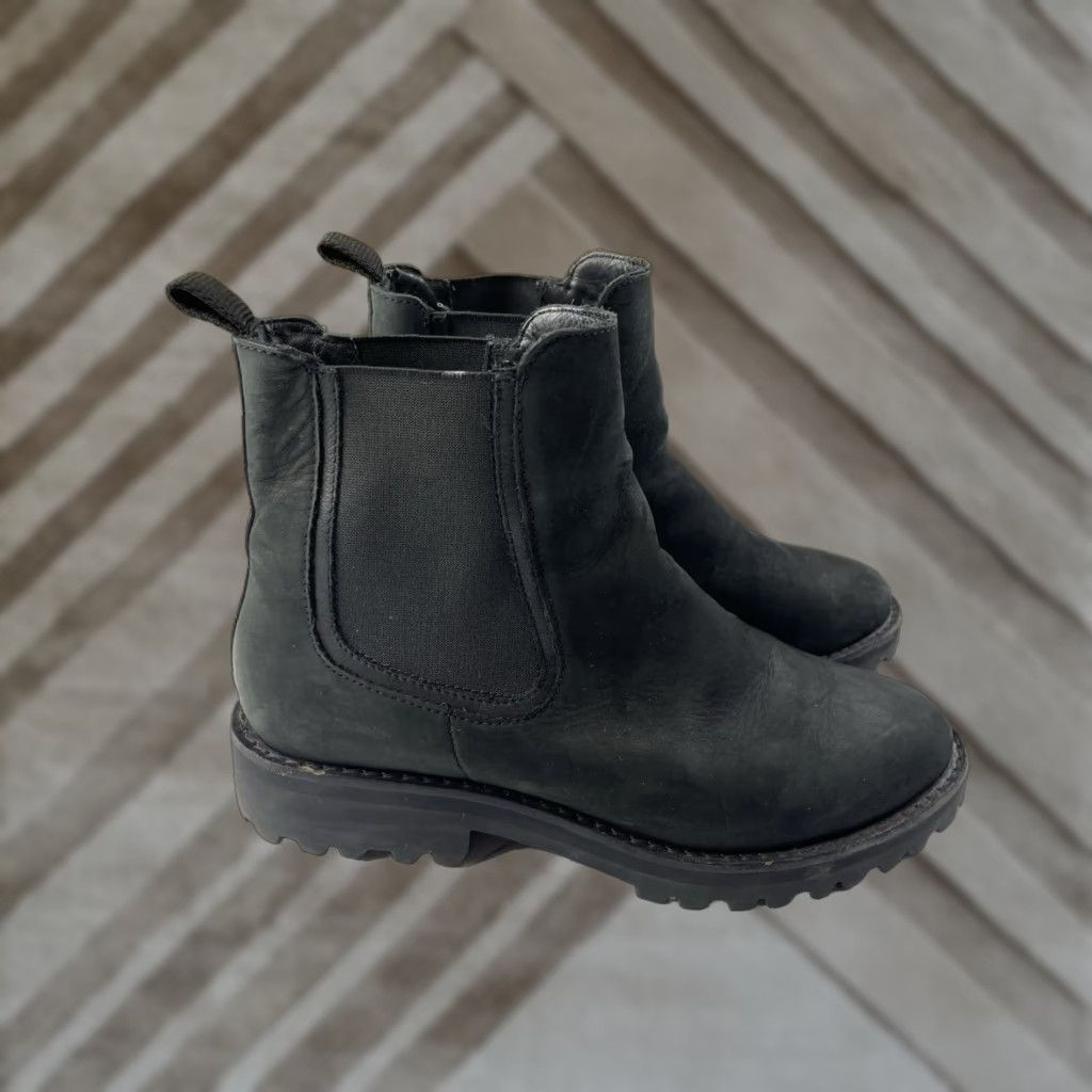 Thursday Boot Company Thursday Boot Company Boots | Chelsea Boot Women 7.5 US Black Leather Ankle Pull On Cushioned Water Resistant Block Heel Size US 8 / IT 38 - 1 Thumbnail