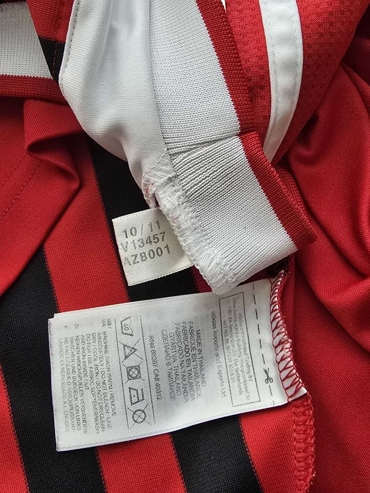 Adidas AC Milan 2011-2012 Home Jersey Size US M / EU 48-50 / 2 - 8 Thumbnail