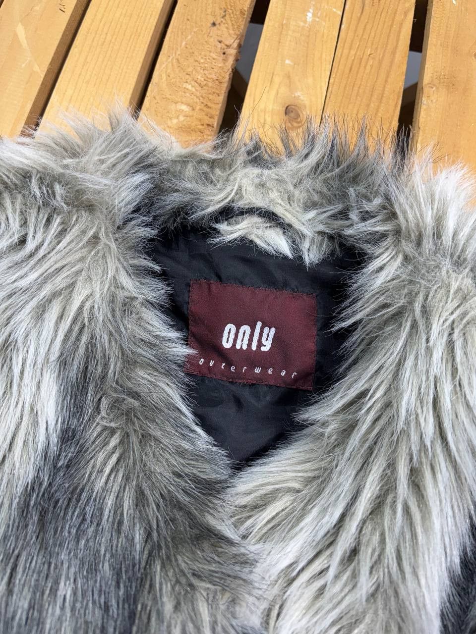 Other Vintage FUR Vest Y2K Size US M / EU 48-50 / 2 - 5 Thumbnail