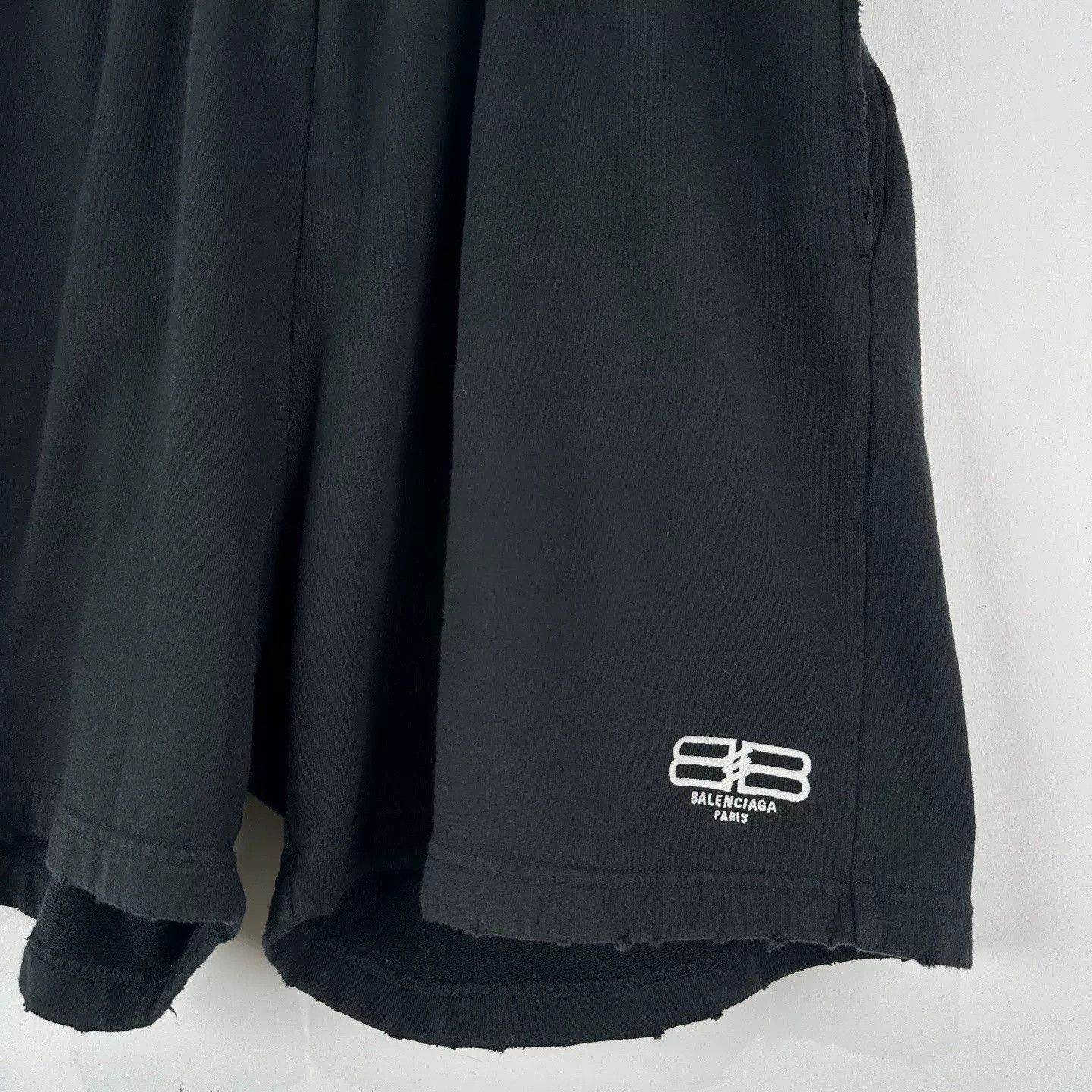 Balenciaga Balenciaga Double B Lock Embroidered Distressed Shorts Size US 26 / EU 42 - 4 Thumbnail
