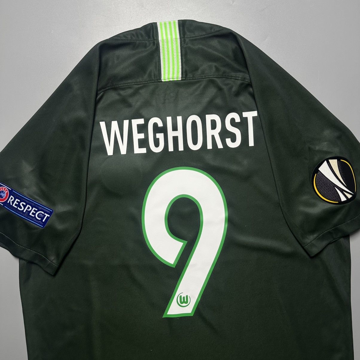 Nike WOLFSBURG NIKE 2019/2020 FOOTBALL HOME JERSEY #9 WEGHORST Size US L / EU 52-54 / 3 - 11 Thumbnail