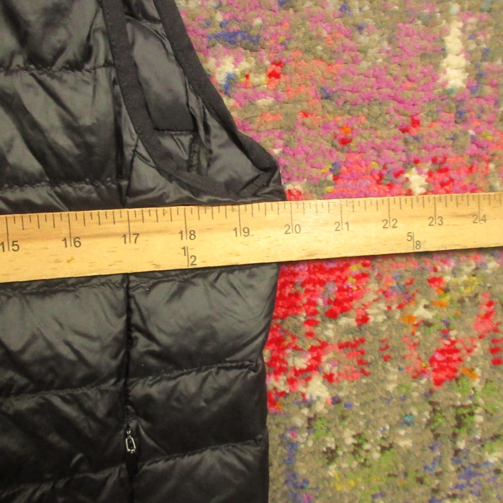Uniqlo Uniqlo Down Puffer Vest Women Small Solid Black Lightweight Packable Zip Pockets Size S / US 4 / IT 40 - 5 Thumbnail