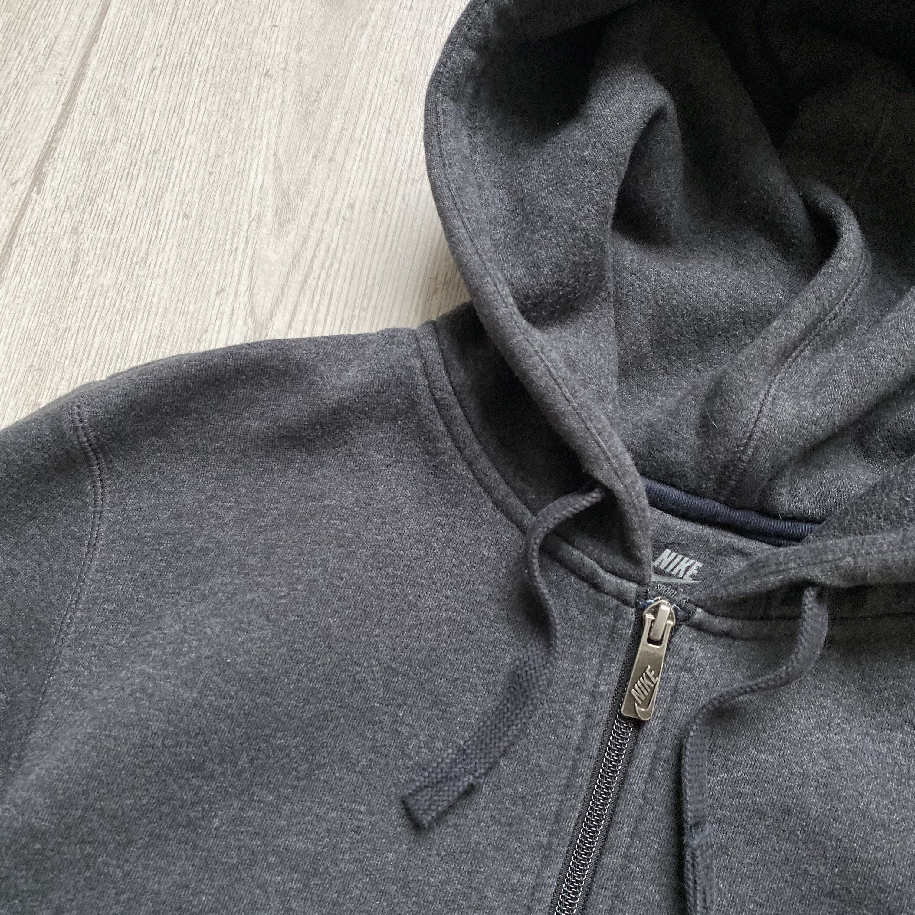 Nike Vintage Nike Zip Hoodie mini swoosh Y2k opium Size US L / EU 52-54 / 3 - 5 Thumbnail