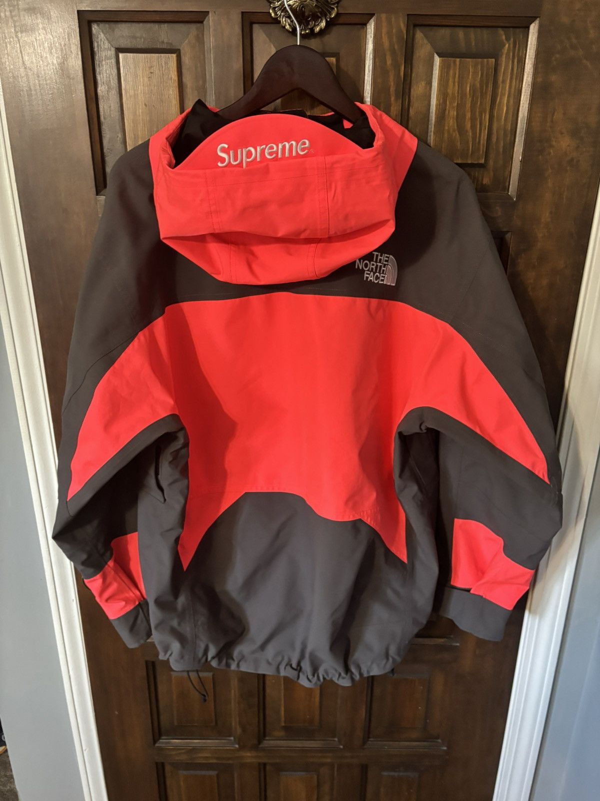 Supreme × The North Face Supreme North Face RTG Jacket RED LARGE Size US L / EU 52-54 / 3 - 6 Thumbnail