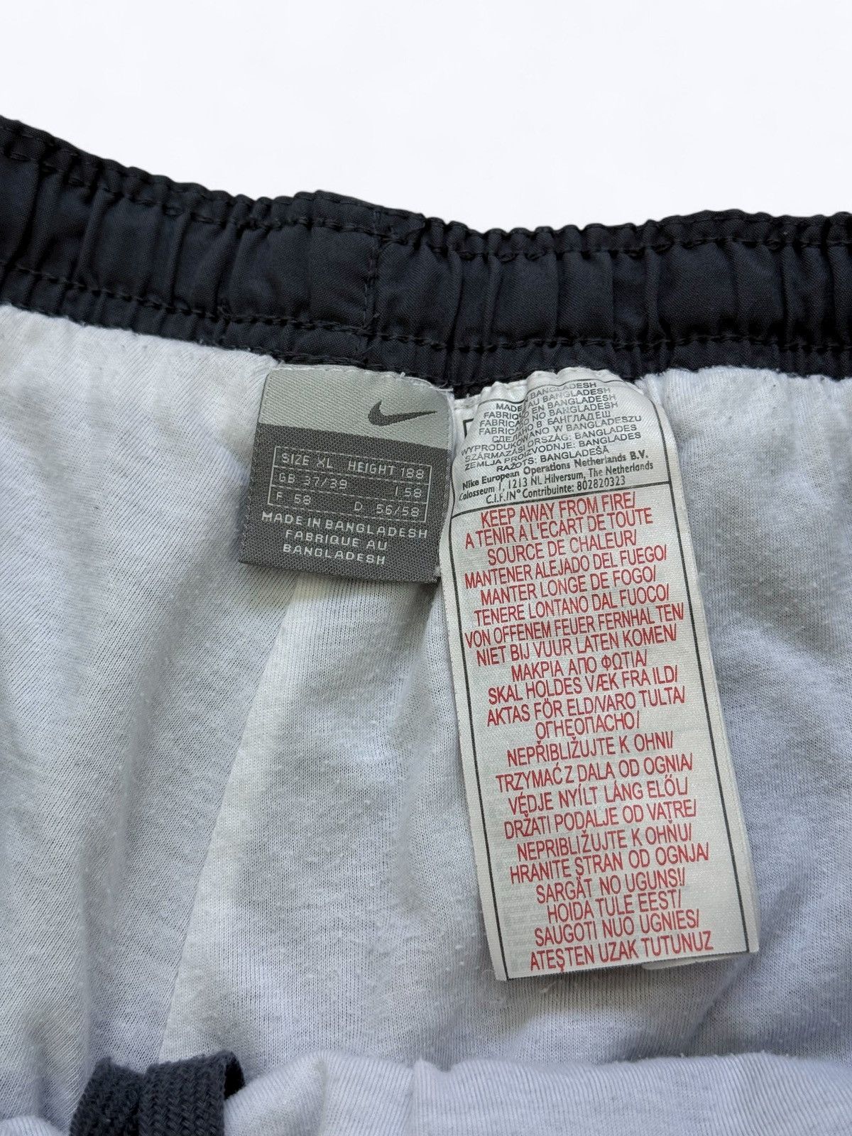 Nike Vintage 00s Nike Nylon Track Pants Size US 36 / EU 52 - 7 Thumbnail