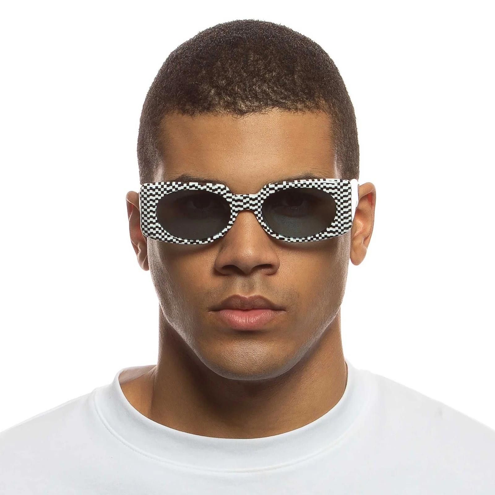 Le Specs New le specs sunglasses bow down monochrome check Size ONE SIZE - 4 Thumbnail