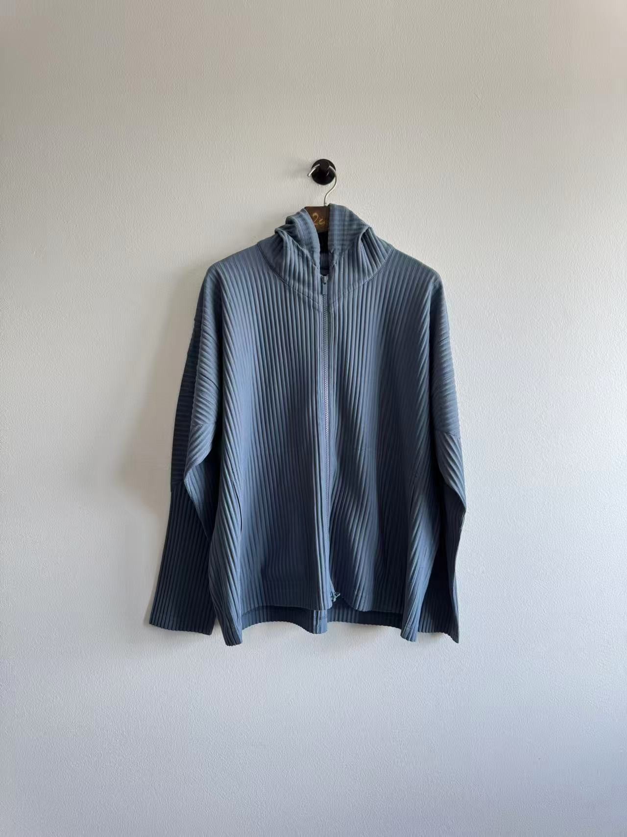 Homme Plisse Issey Miyake Homme Plissé Issey Miyake Blue Zip-up hooded Jacket Size US L / EU 52-54 / 3 - 3 Thumbnail