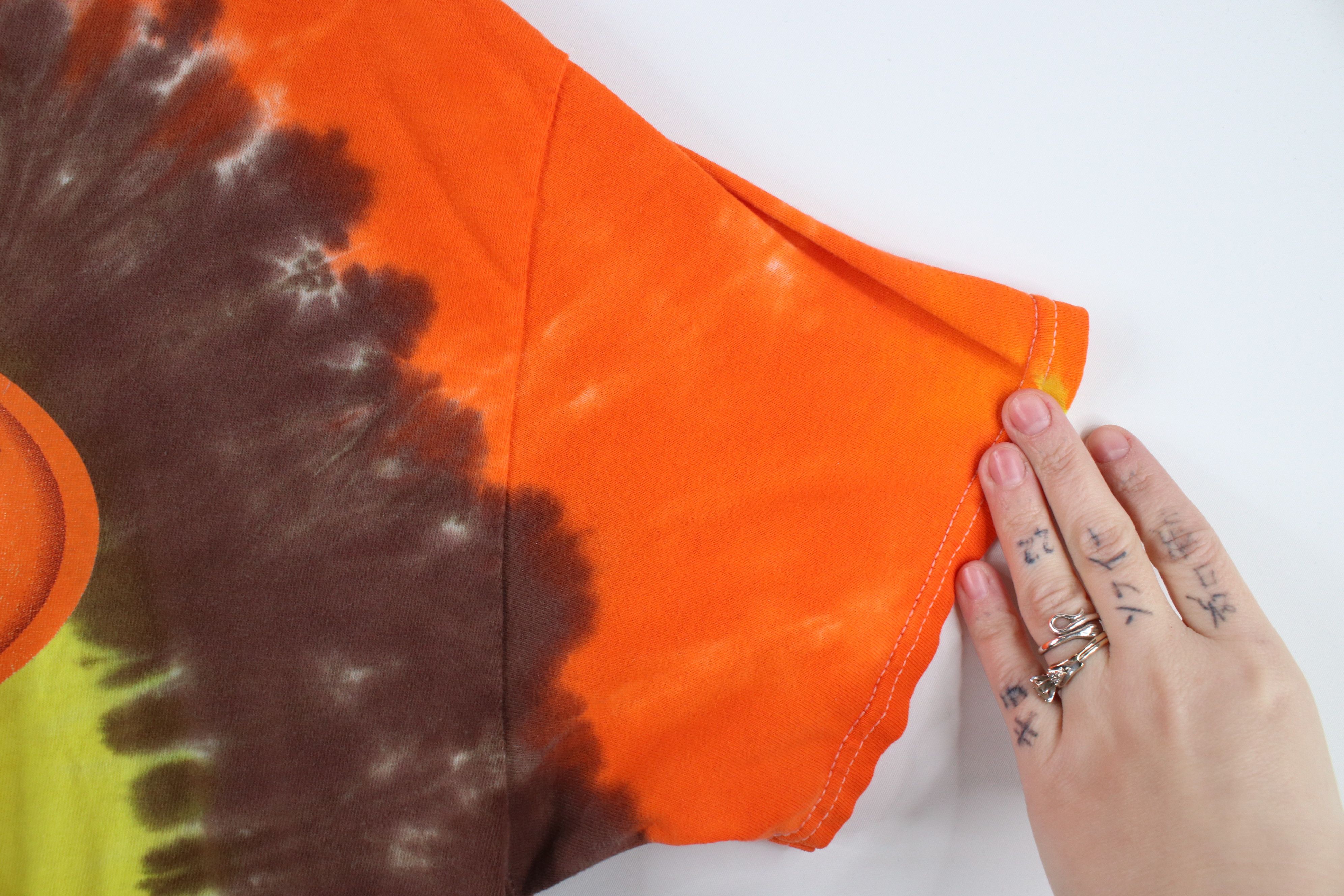Vintage Vintage 90s Streetwear Peanut Butter Cups T-Shirt Tie Dye Size US L / EU 52-54 / 3 - 6 Thumbnail